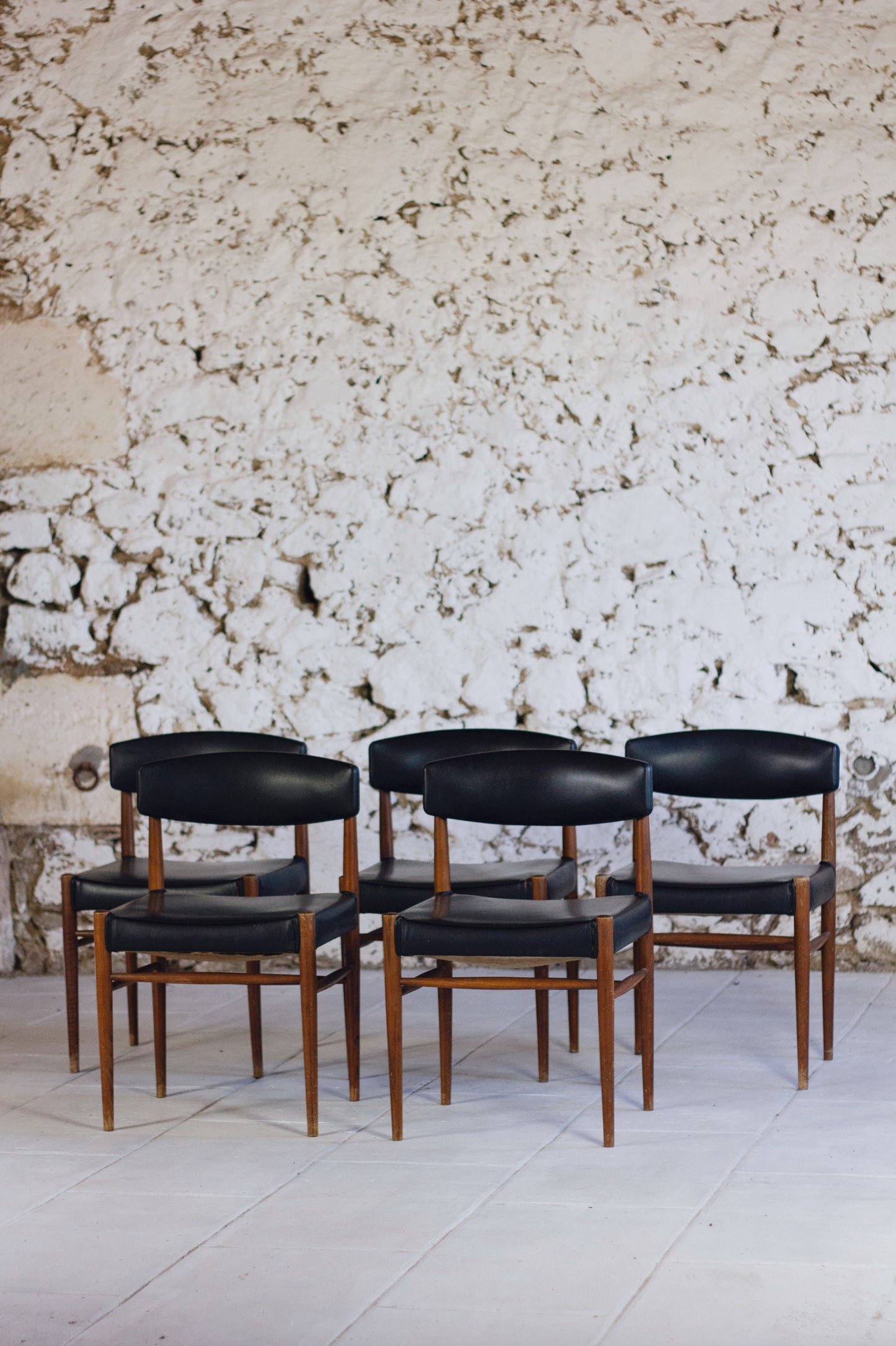 Ensemble de 5 chaises scandinaves en teck et skaï, 1960