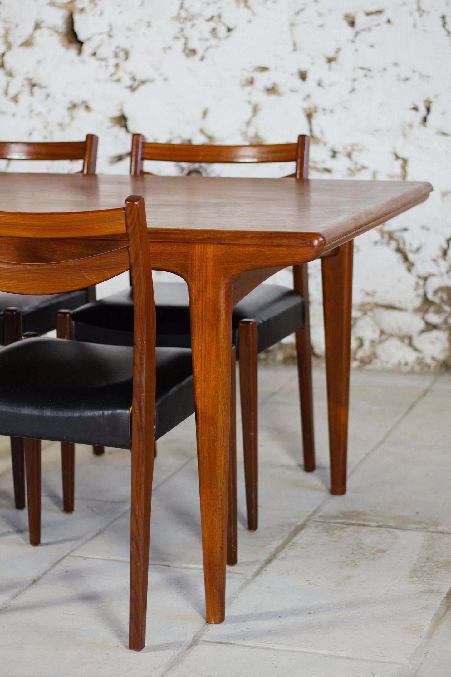 Table scandinave en teck avec rallonges par Johannes Andersen, 1960