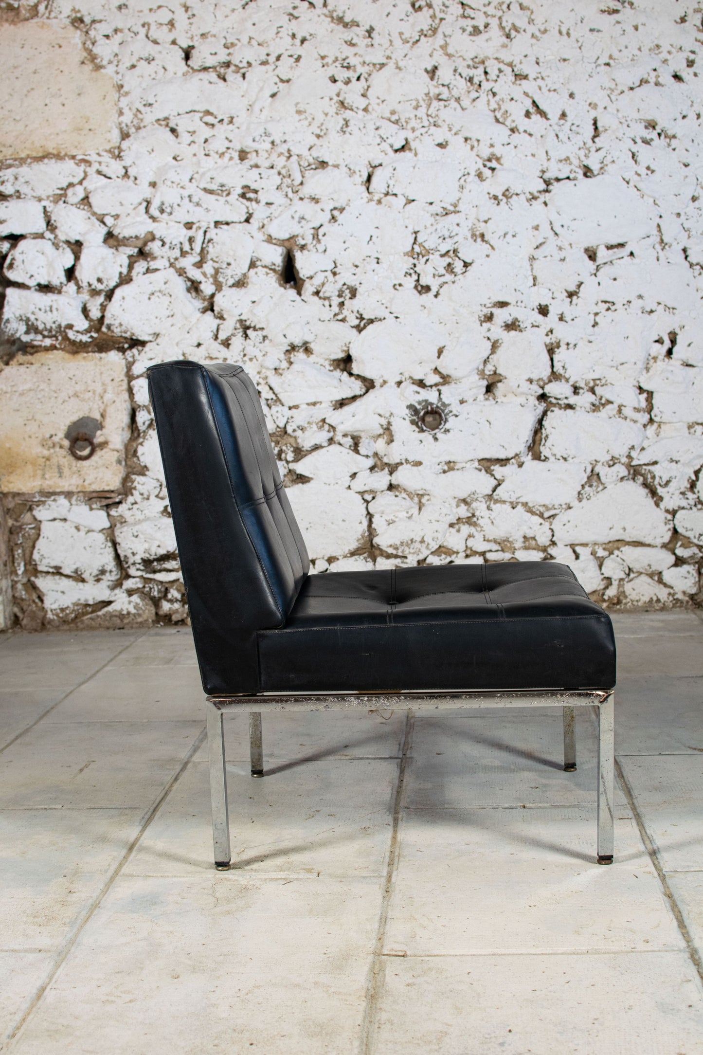 Chauffeuse style "samouraï" par Joseph André Motte, 1970