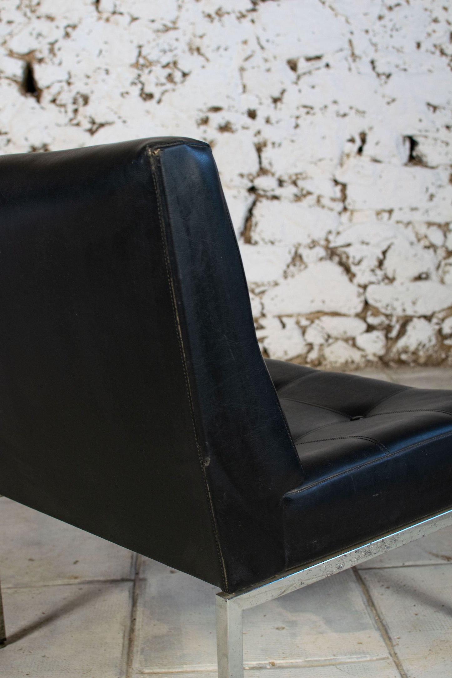 Chauffeuse style "samouraï" par Joseph André Motte, 1970