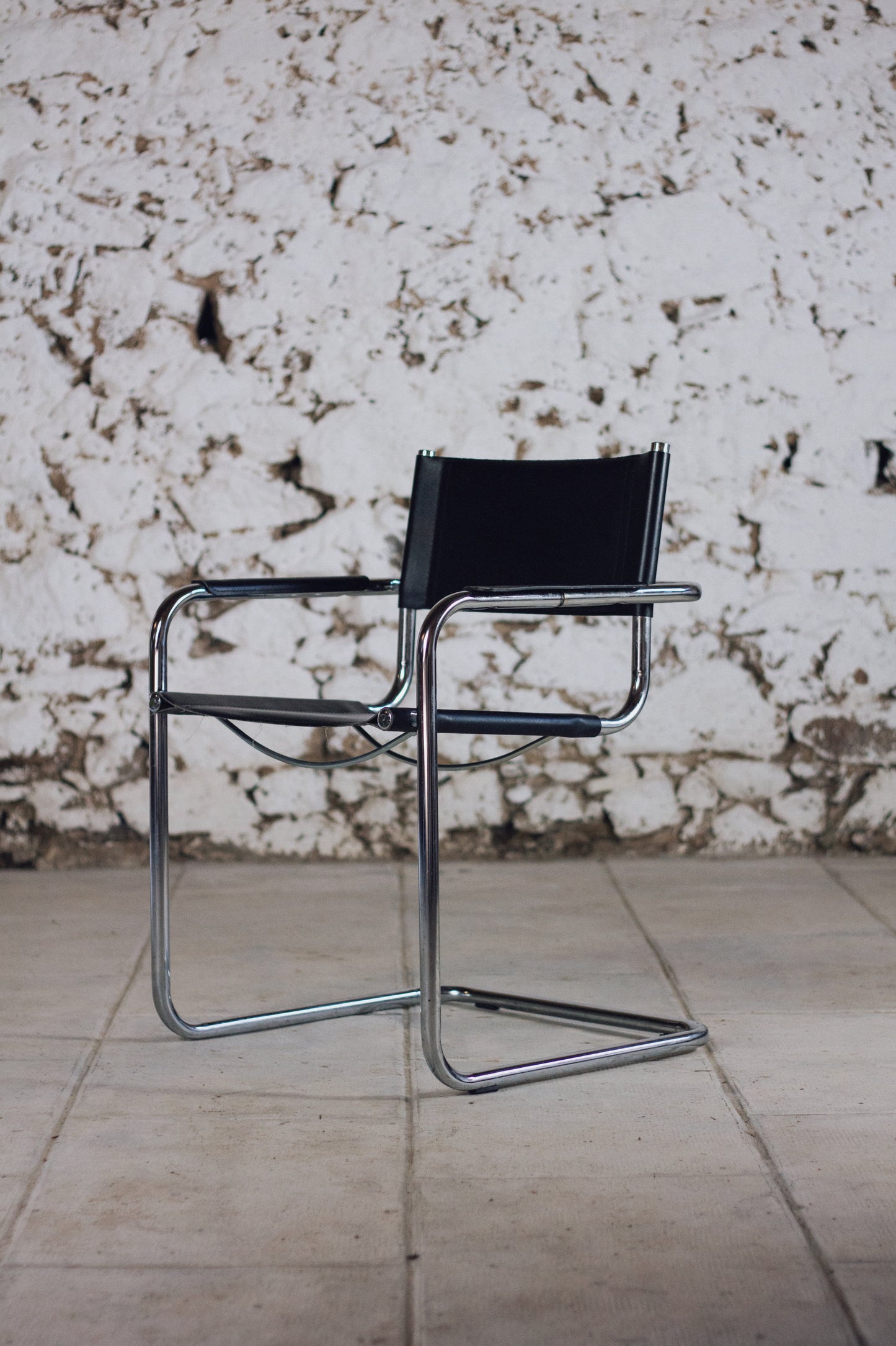 Paire de fauteuils cantilever dans le goût de Marcel Breuer, 1970