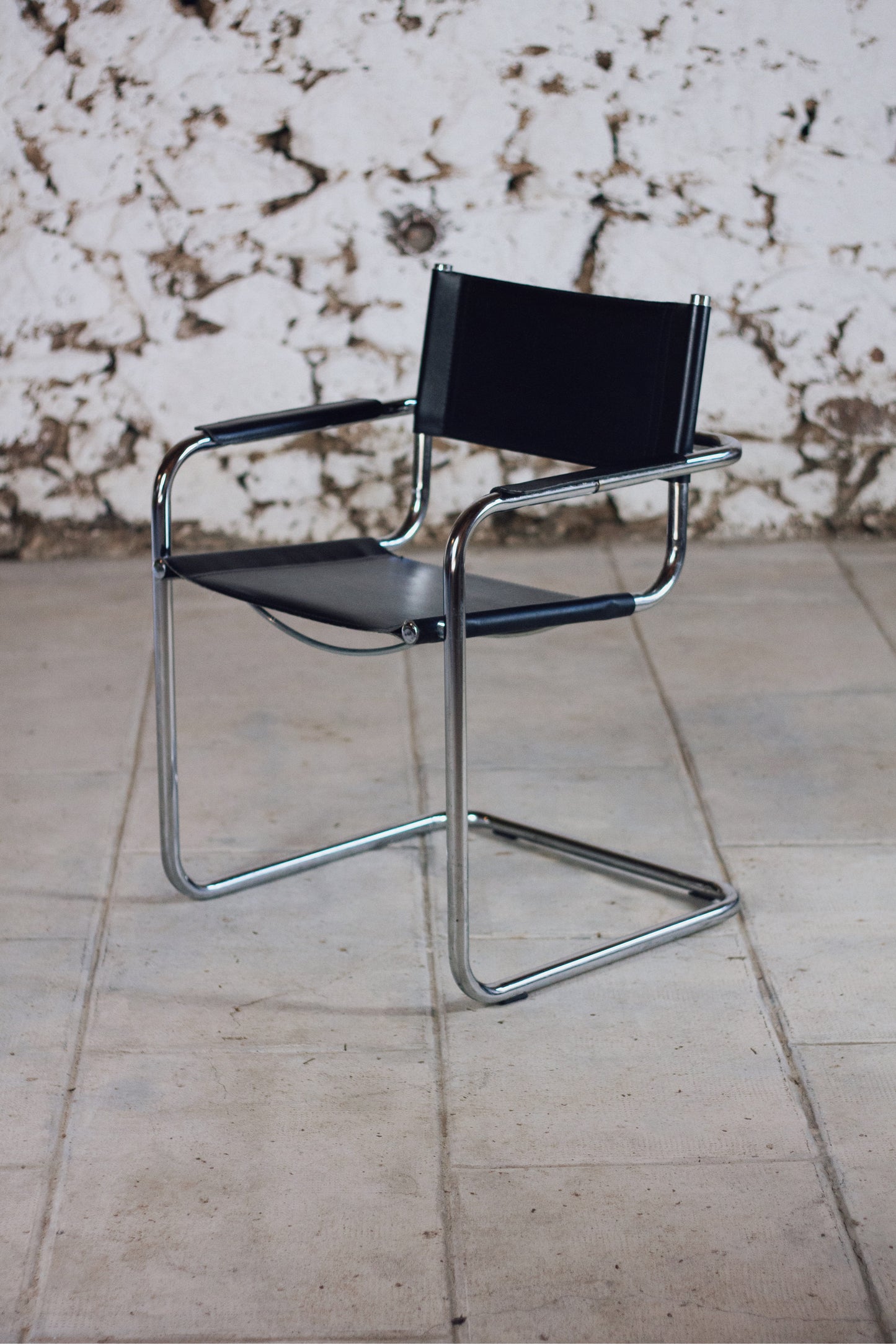 Paire de fauteuils cantilever dans le goût de Marcel Breuer, 1970