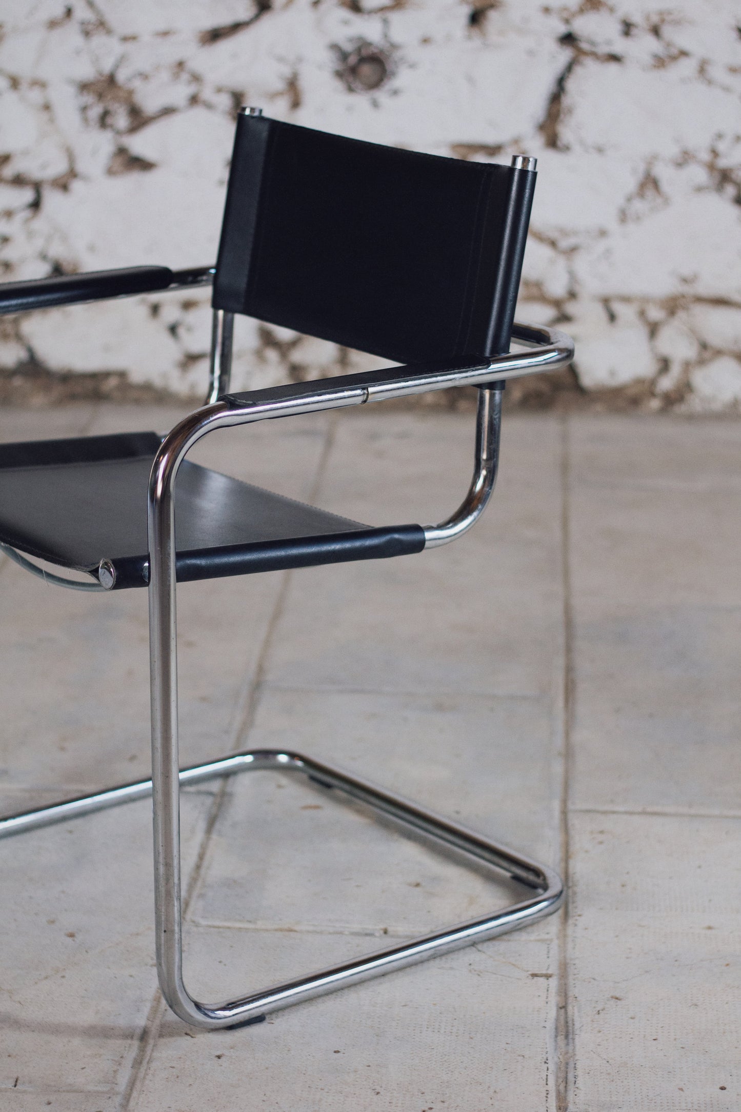 Paire de fauteuils cantilever dans le goût de Marcel Breuer, 1970