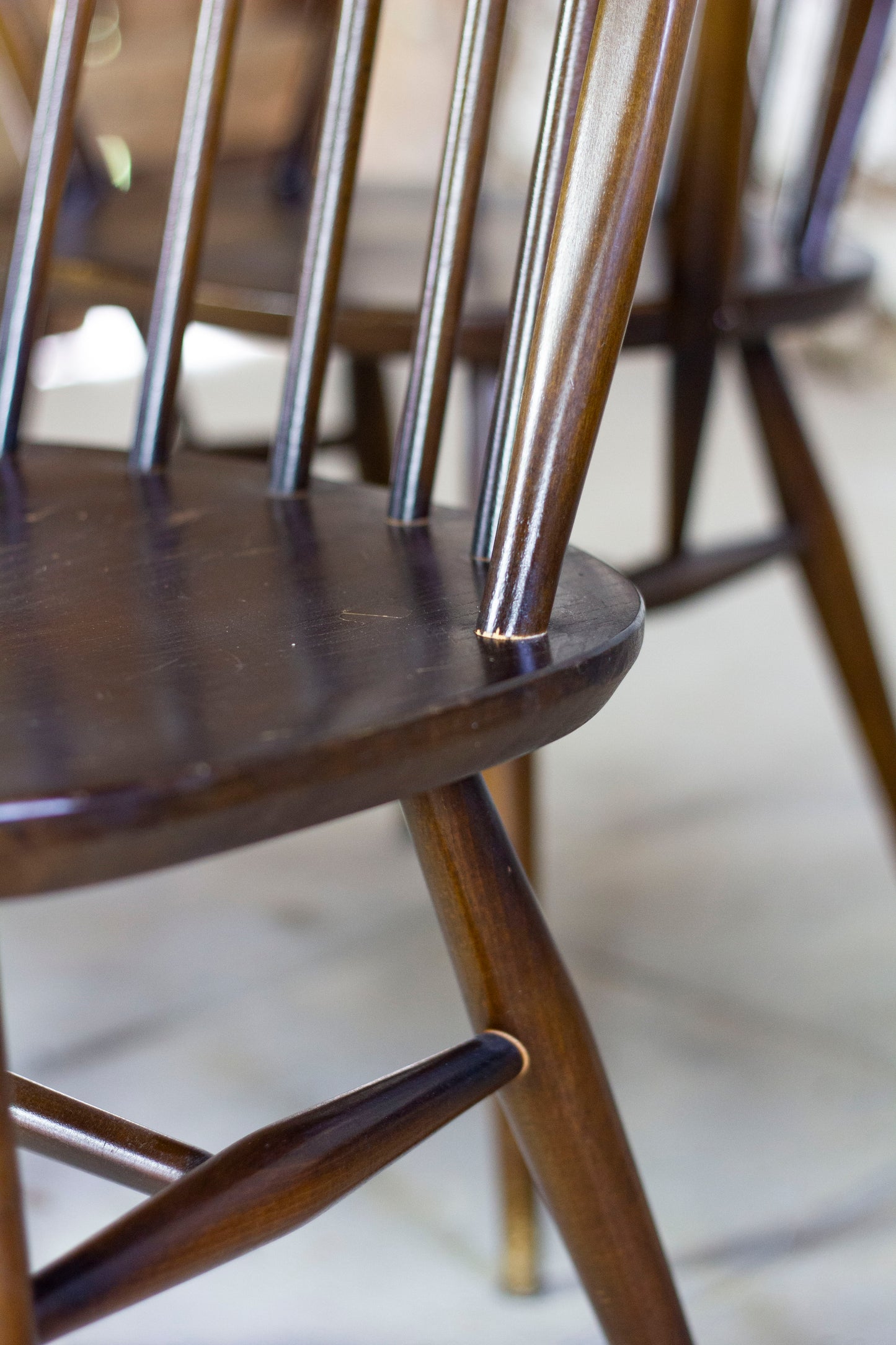 Fauteuils et chaises Ercol modèle "QUAKER", 1960