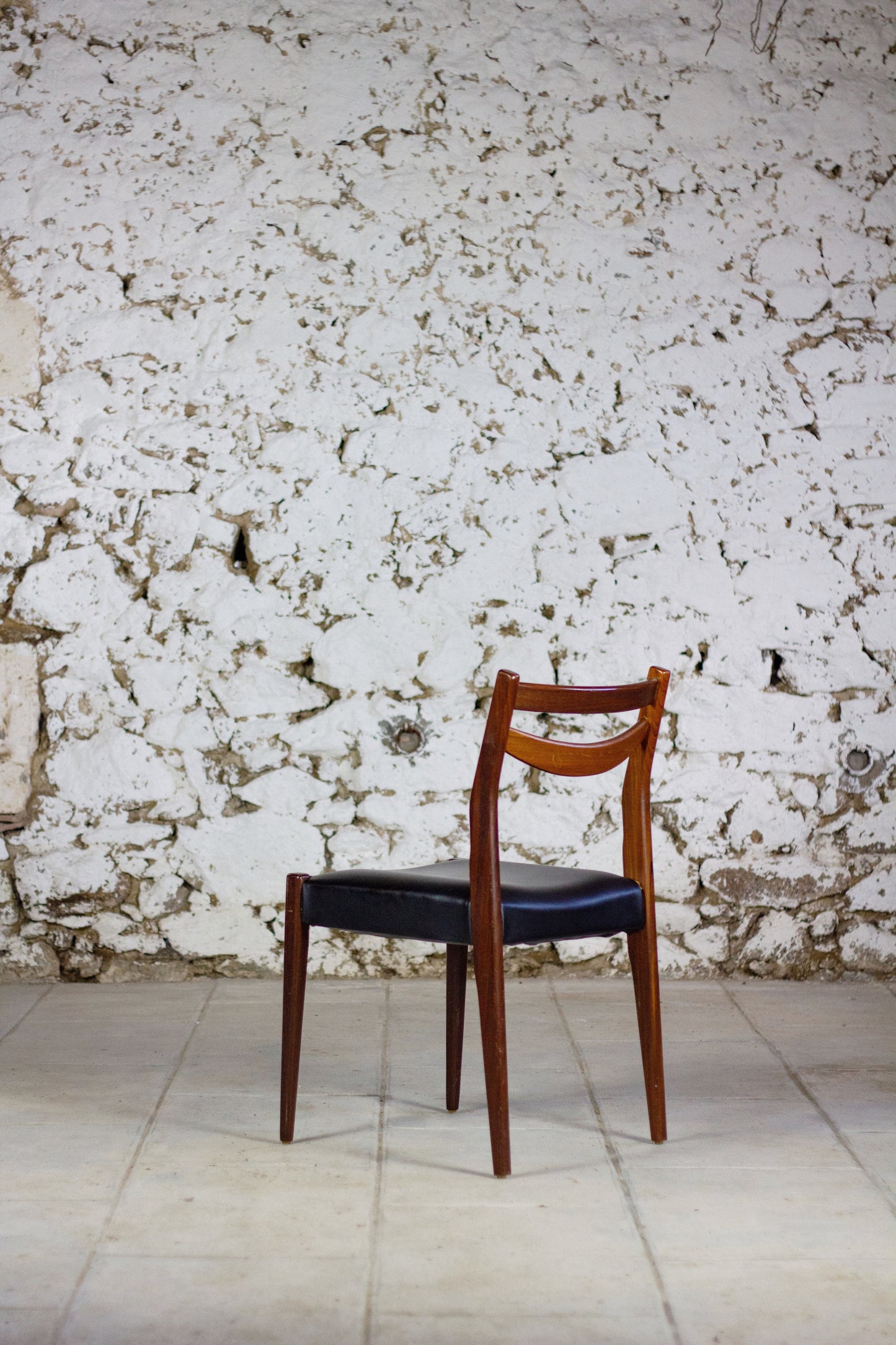 Chaise scandinave en teck et skaï, 1960
