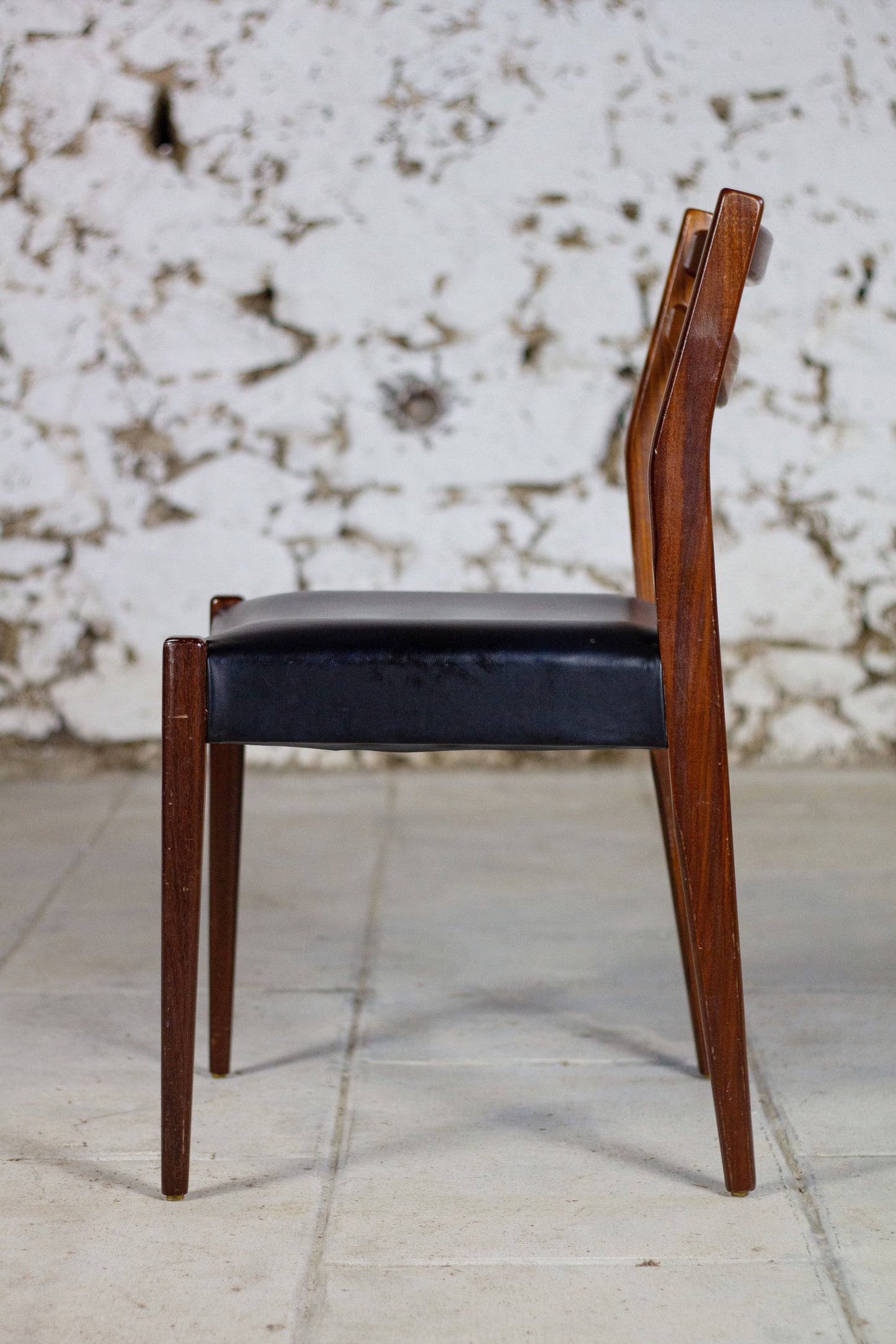 Chaise scandinave en teck et skaï, 1960
