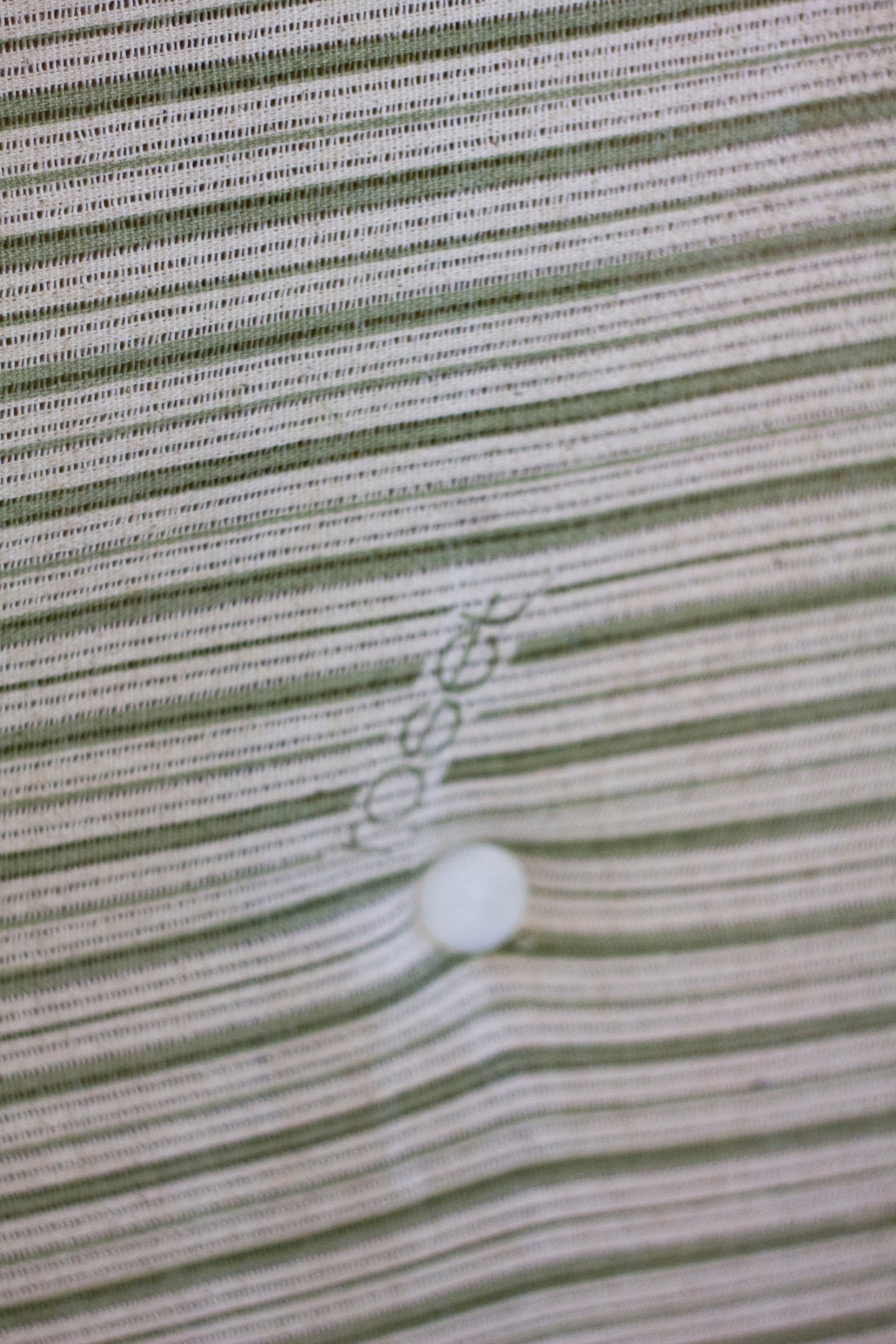 Chauffeuse 1 place Togo velours beige par Michel Ducaroy pour Ligne Roset