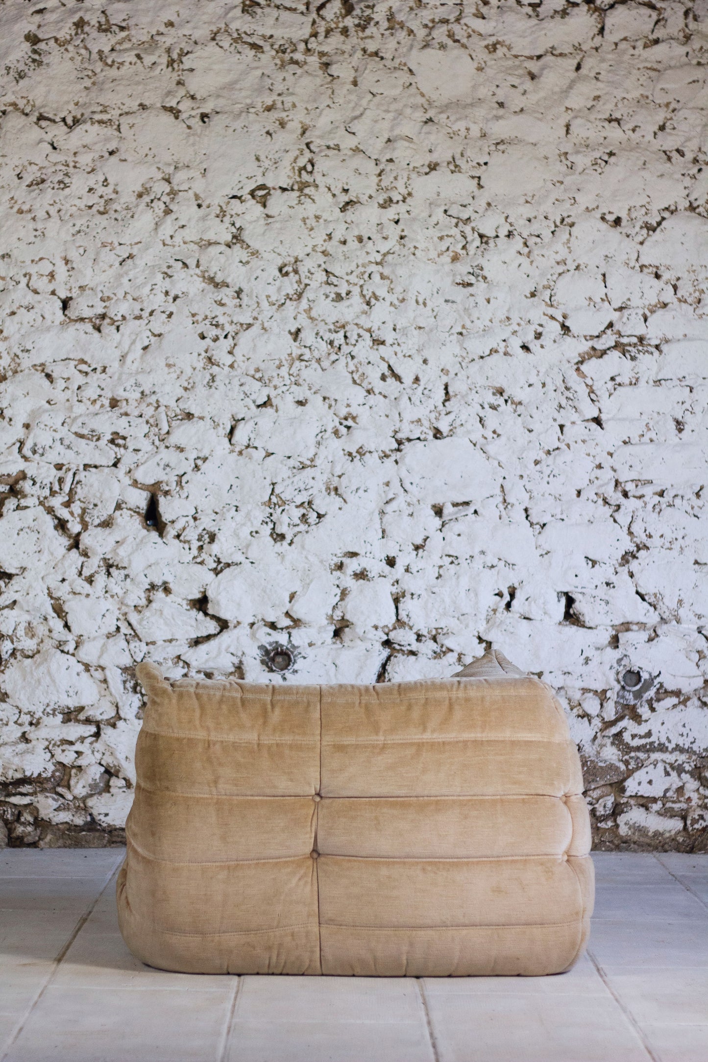 Chauffeuse d'angle Togo velours beige par Michel Ducaroy pour Ligne Roset