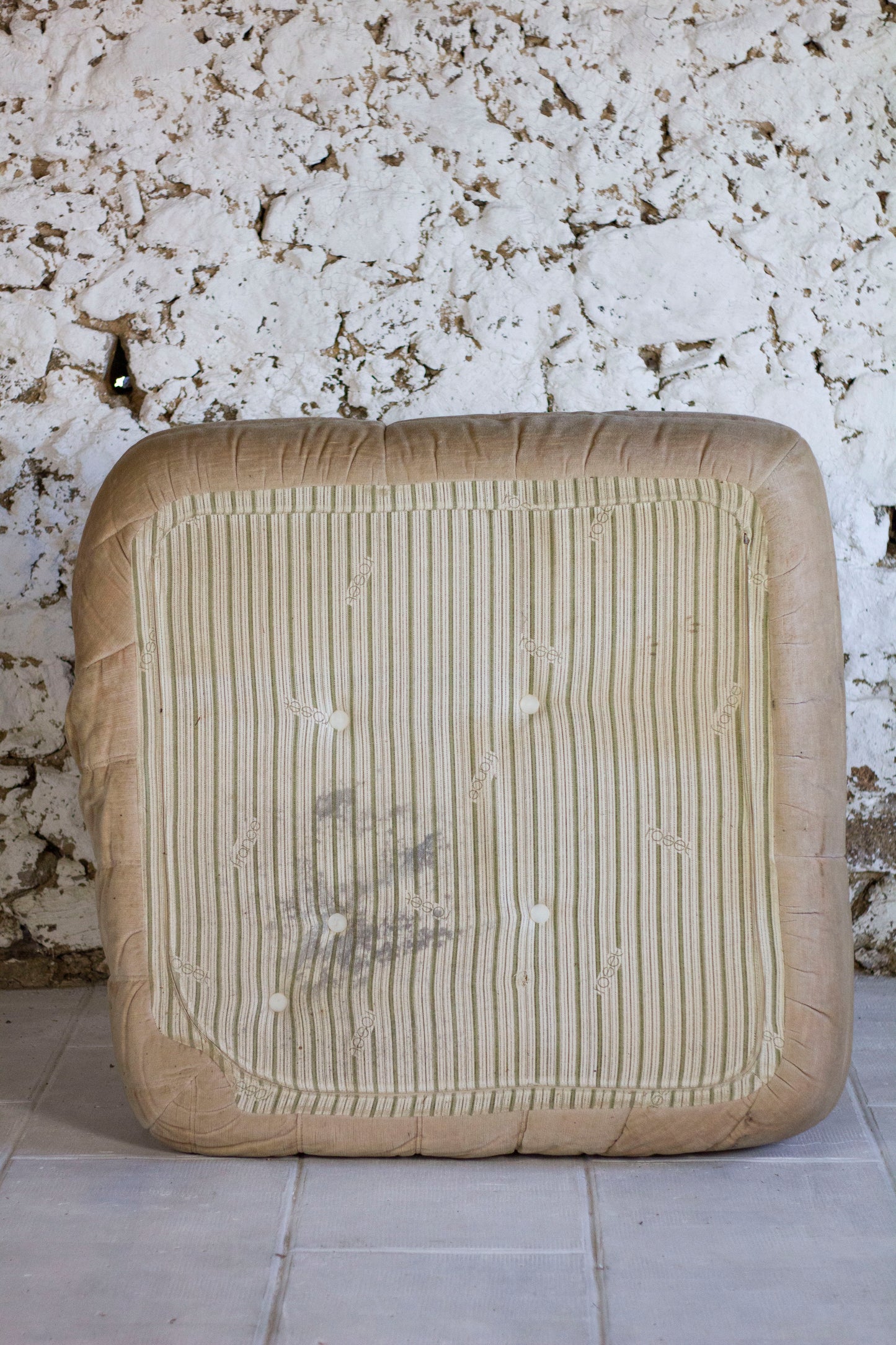 Chauffeuse d'angle Togo velours beige par Michel Ducaroy pour Ligne Roset