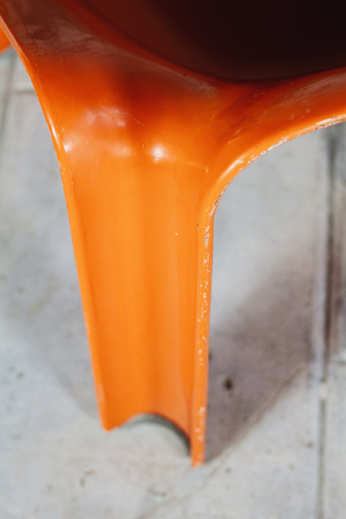 Fauteuil F300 orange Pierre Paulin pour Artifort