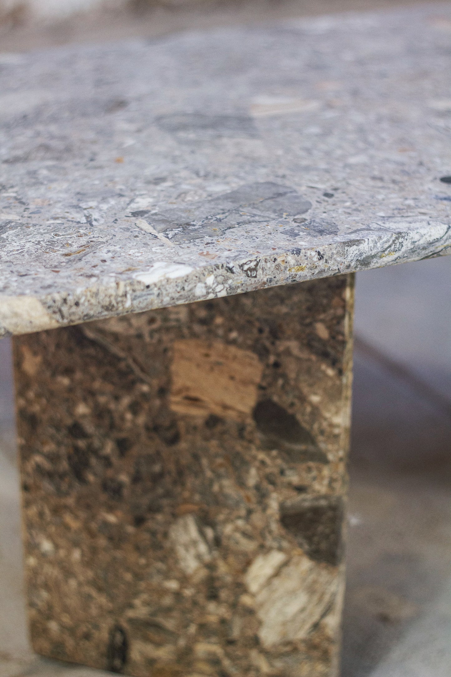 Table basse en travertin terrazzo, 1970