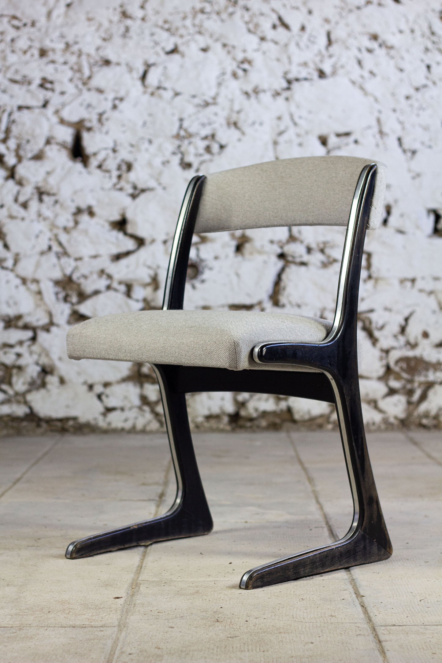 Lot de 5 chaises Kangourou Baumann, 1960