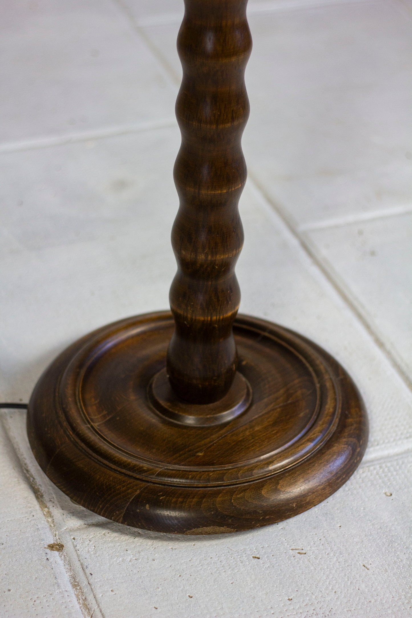 Lampadaire néo-rustique en bois tourné, 1950