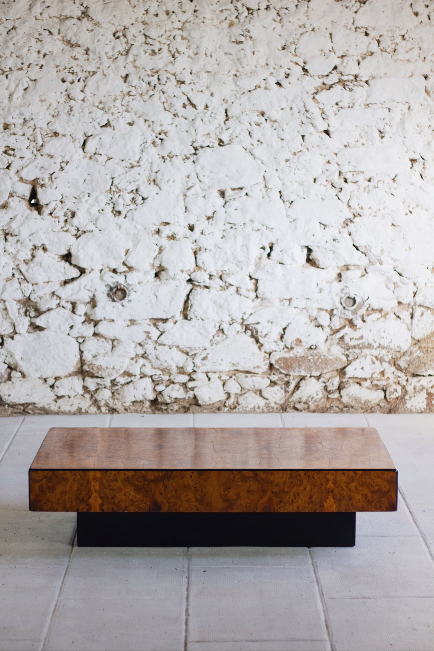 Table basse en loupe d'orme, 1970