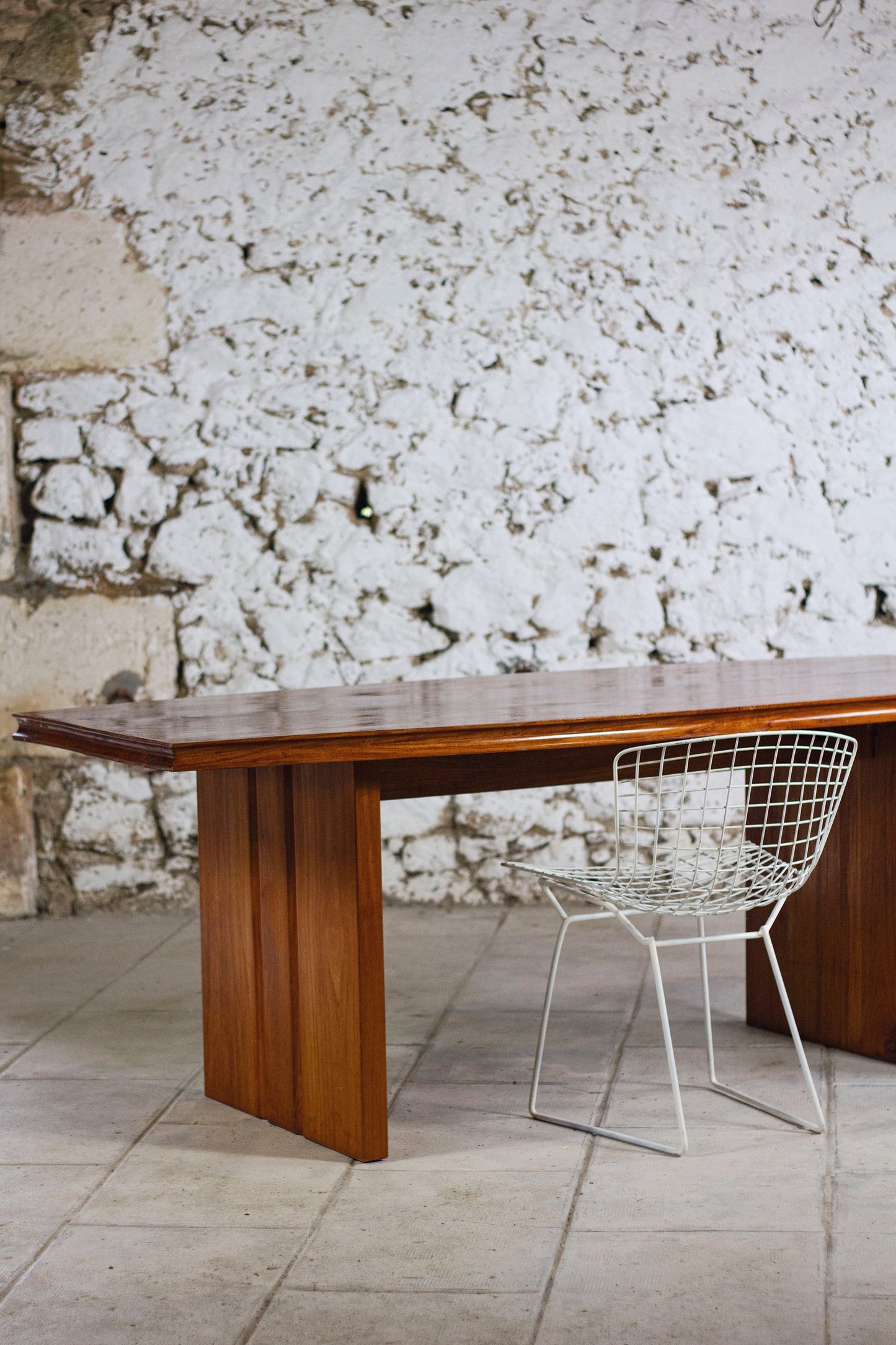 Grande table en orme massif dans le style de Pierre Chapo ou Maison Regain, 1970
