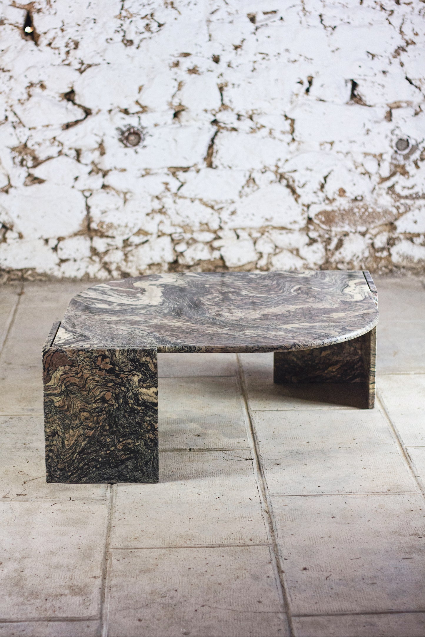 Table basse en marbre forme oeil par Roche Bobois, 1970
