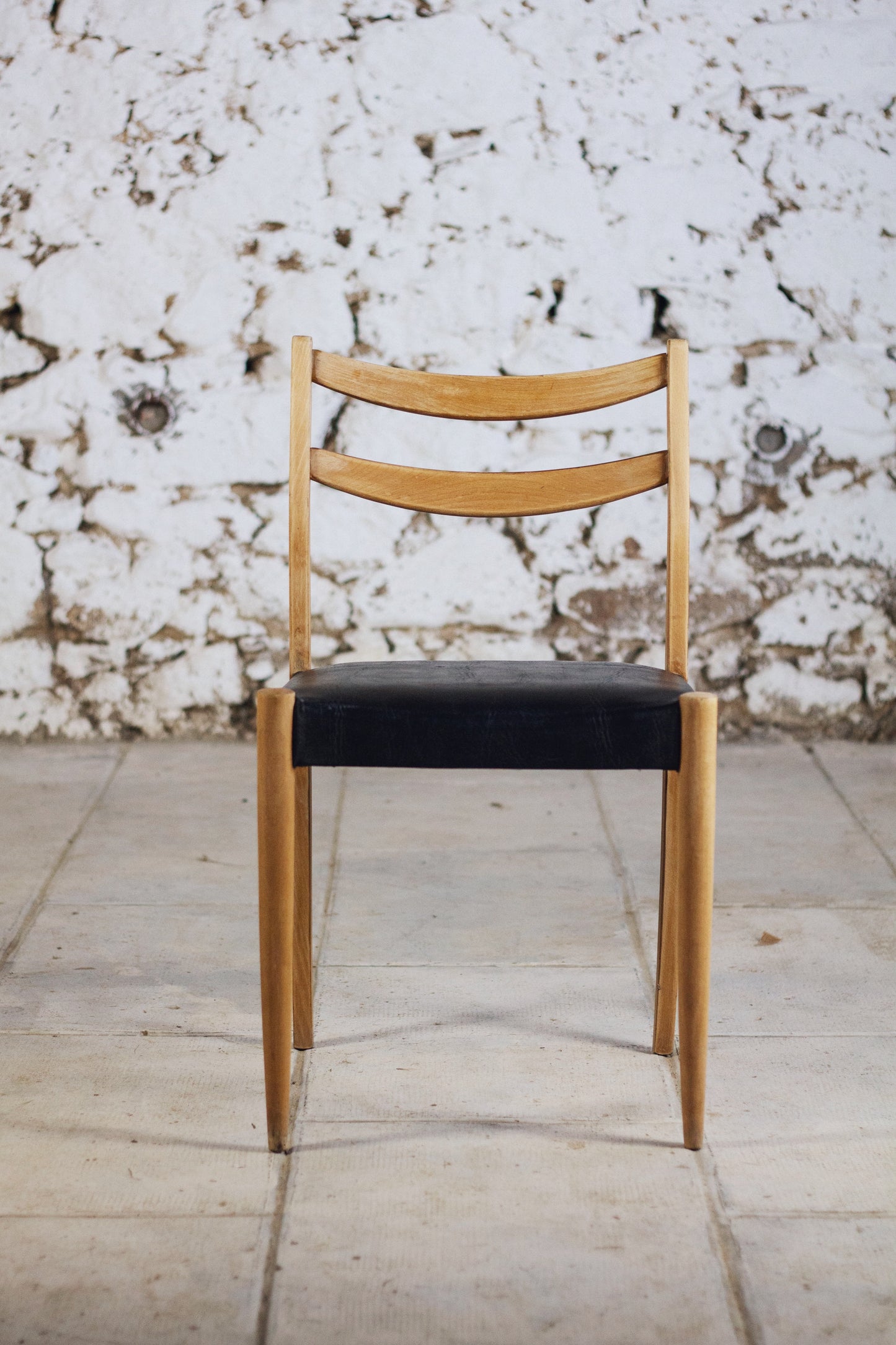 Chaise scandinave vintage en teck et skaï, 1960