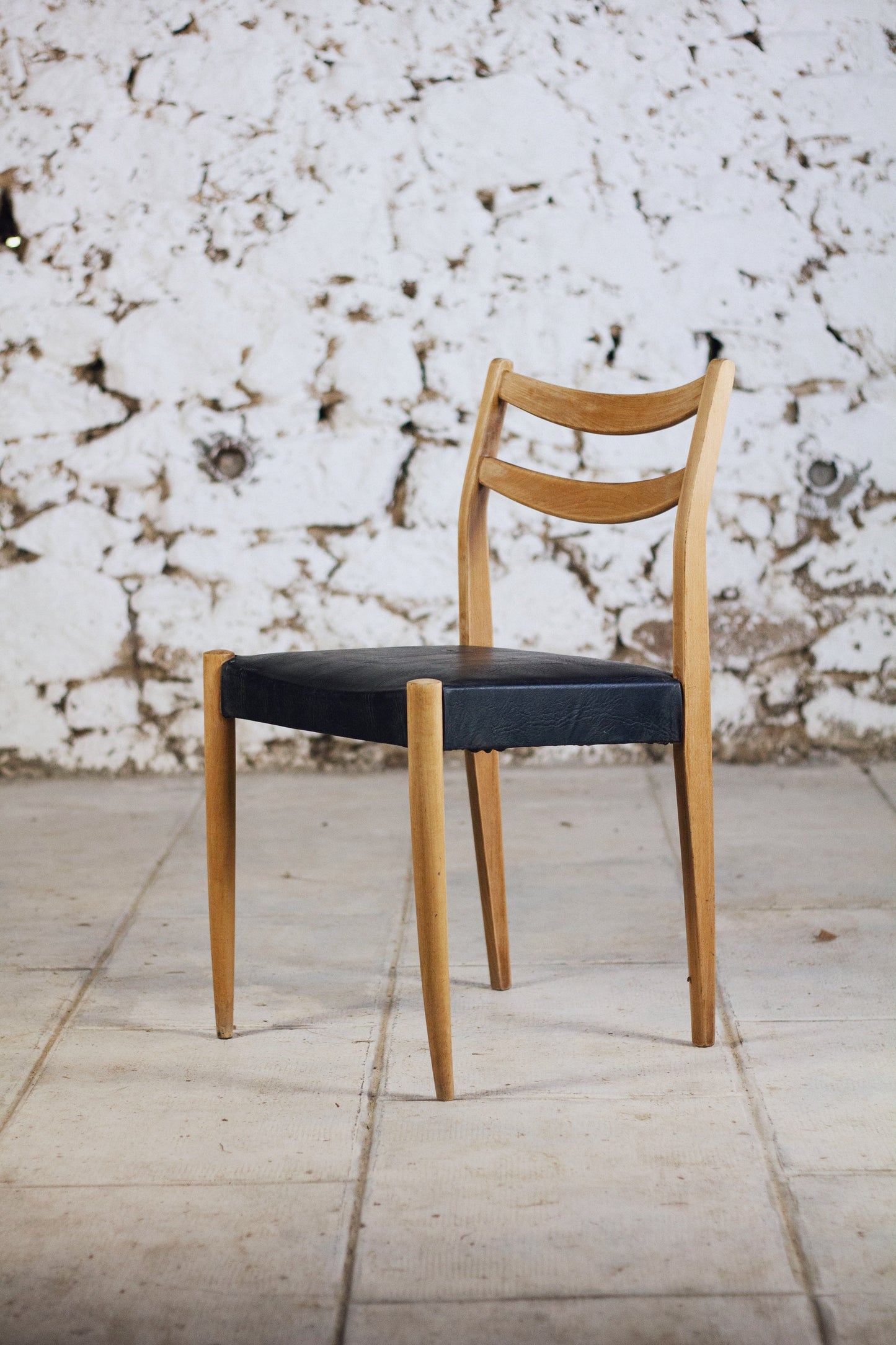 Chaise scandinave vintage en teck et skaï, 1960