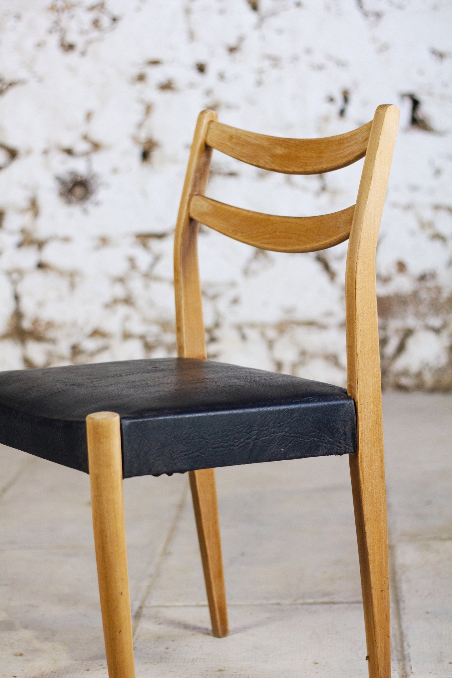 Chaise scandinave vintage en teck et skaï, 1960