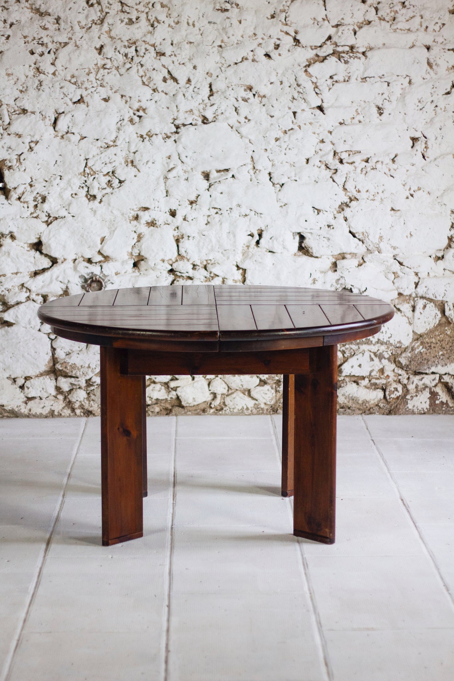 Ensemble table extensible et 5 chaises Silvio Coppola, 1970