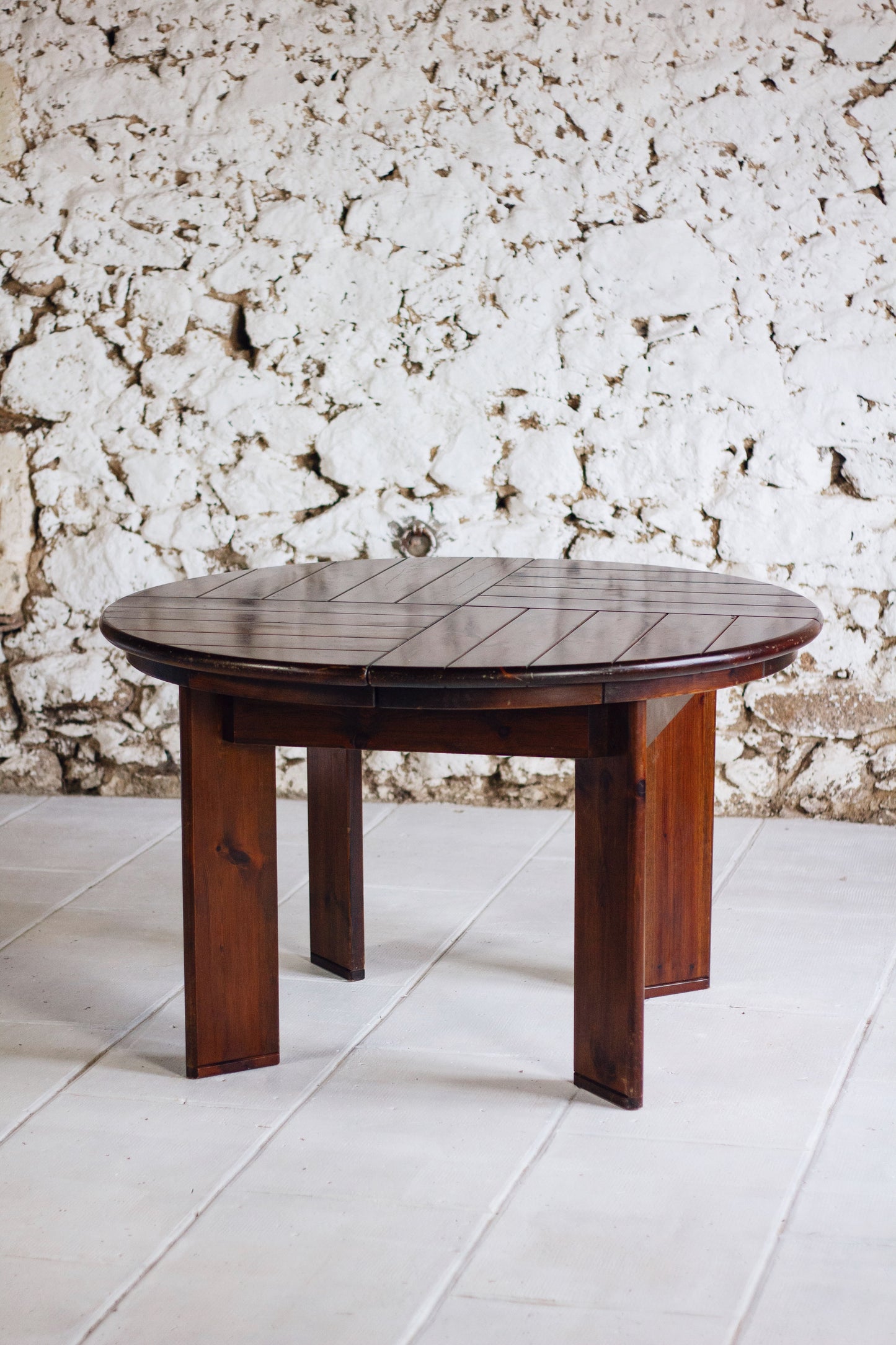 Ensemble table extensible et 5 chaises Silvio Coppola, 1970