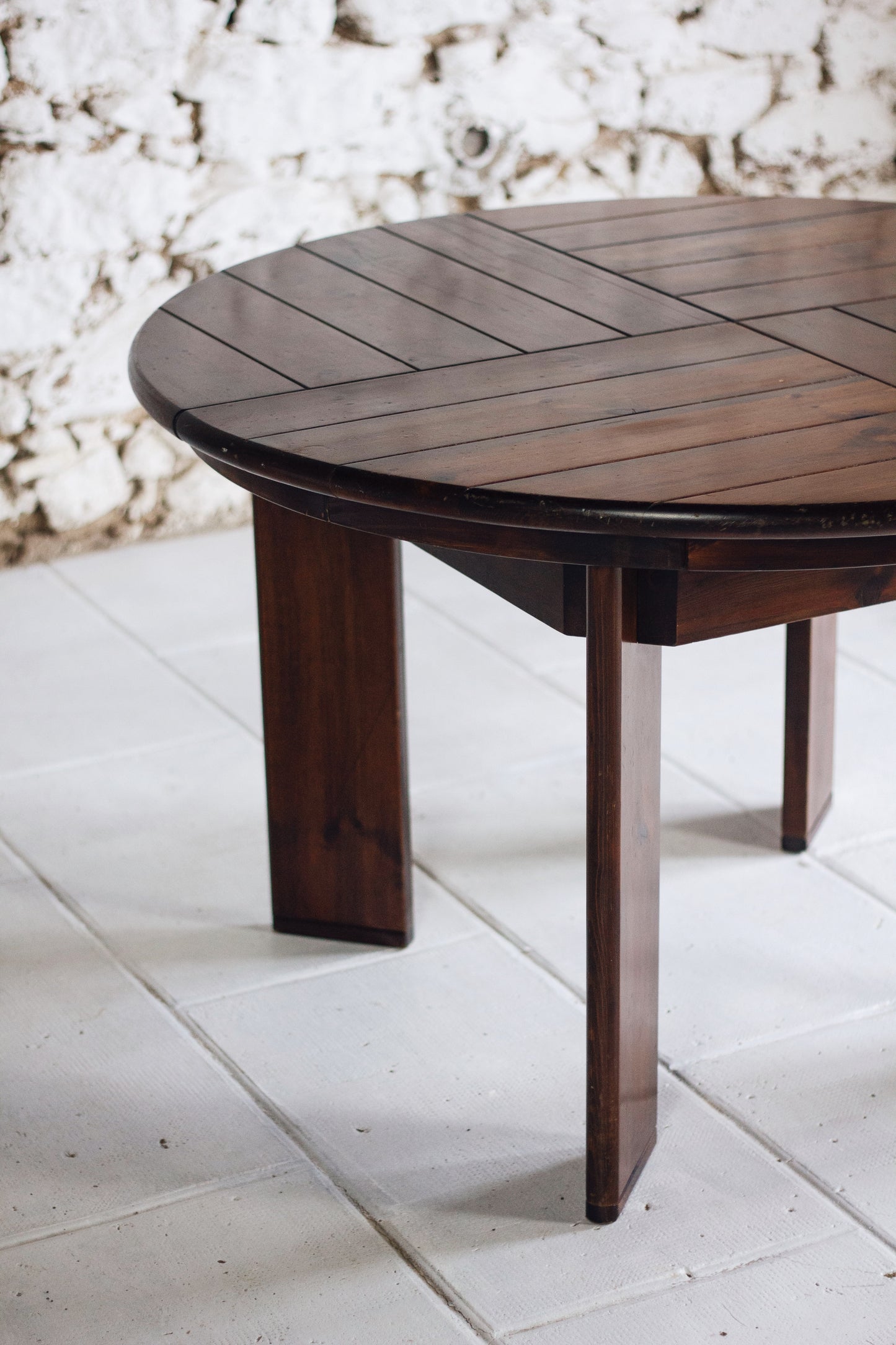 Ensemble table extensible et 5 chaises Silvio Coppola, 1970