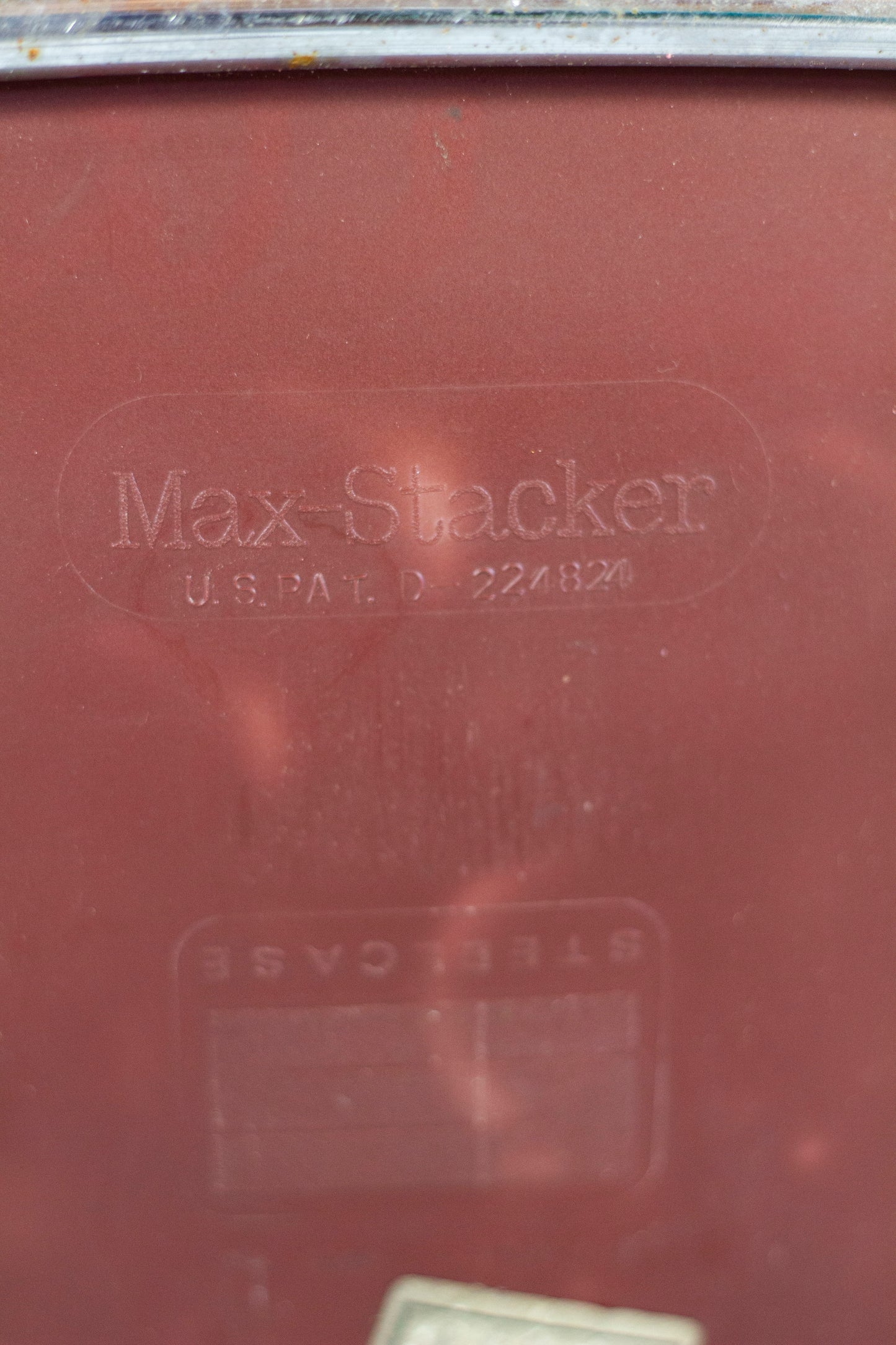 Série de 9 chaises bordeaux Max Stacker pour Steelcase, 1970