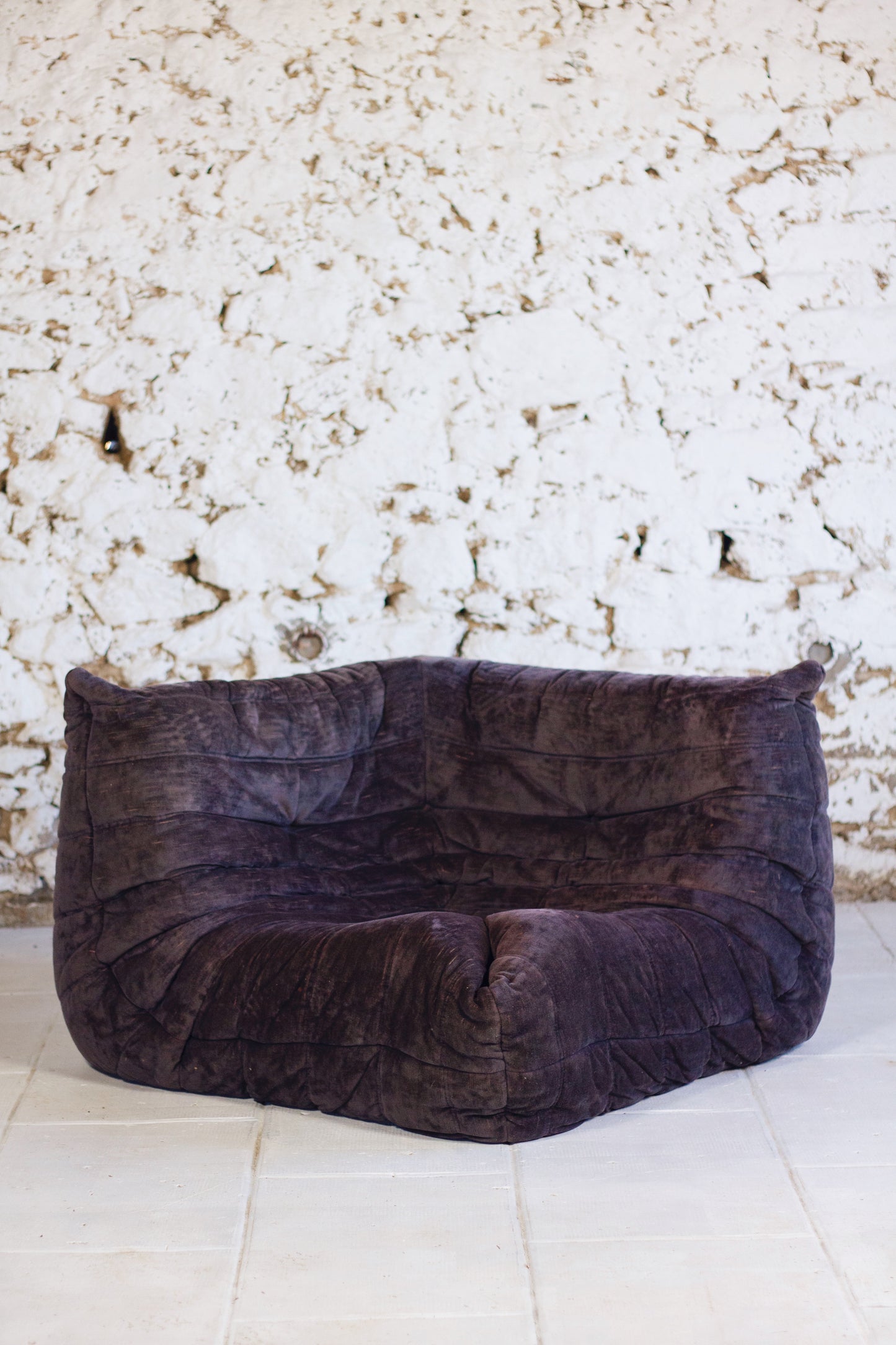 Chauffeuse d'angle Togo aubergine par Michel Ducaroy pour Ligne Roset
