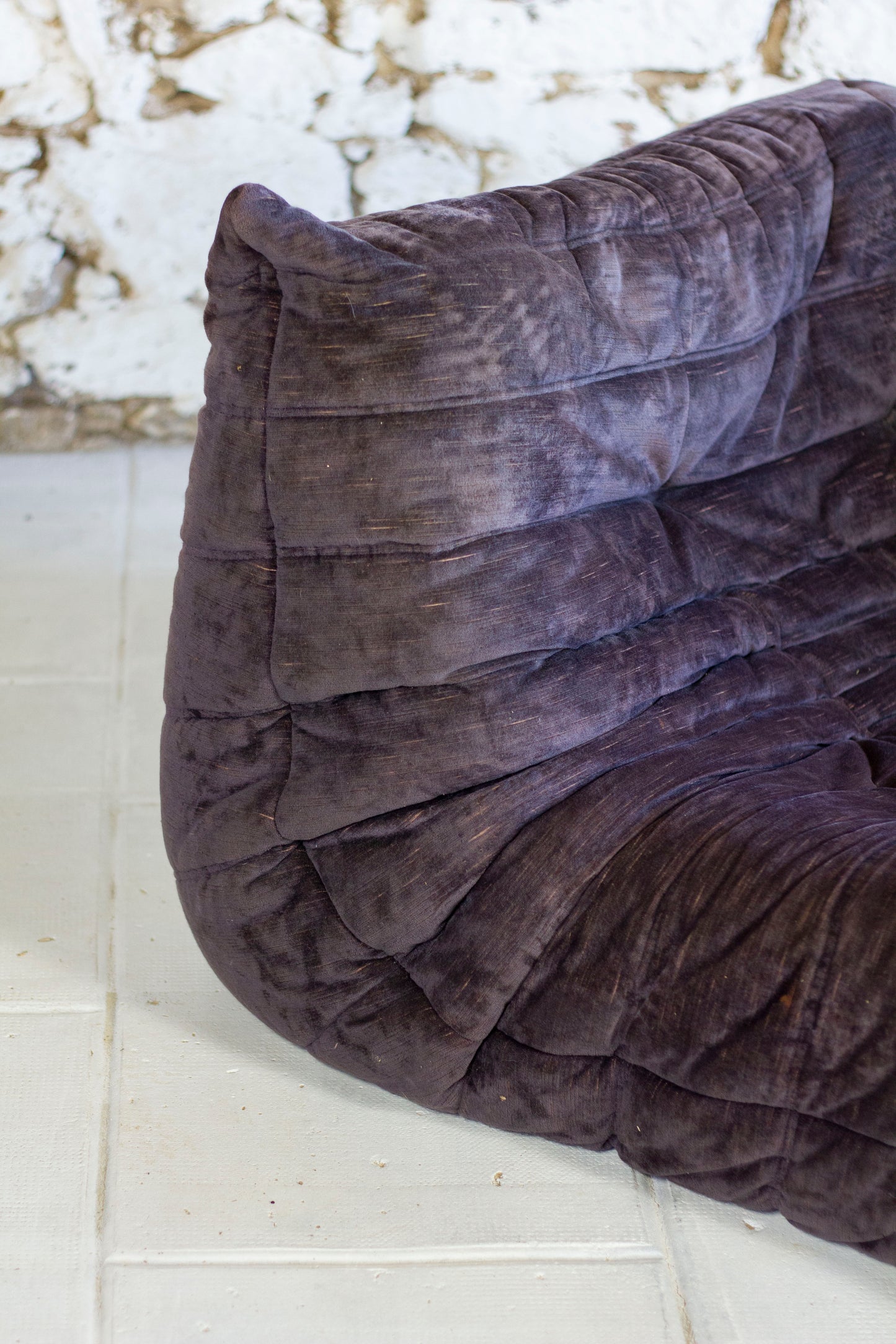 Chauffeuse d'angle Togo aubergine par Michel Ducaroy pour Ligne Roset