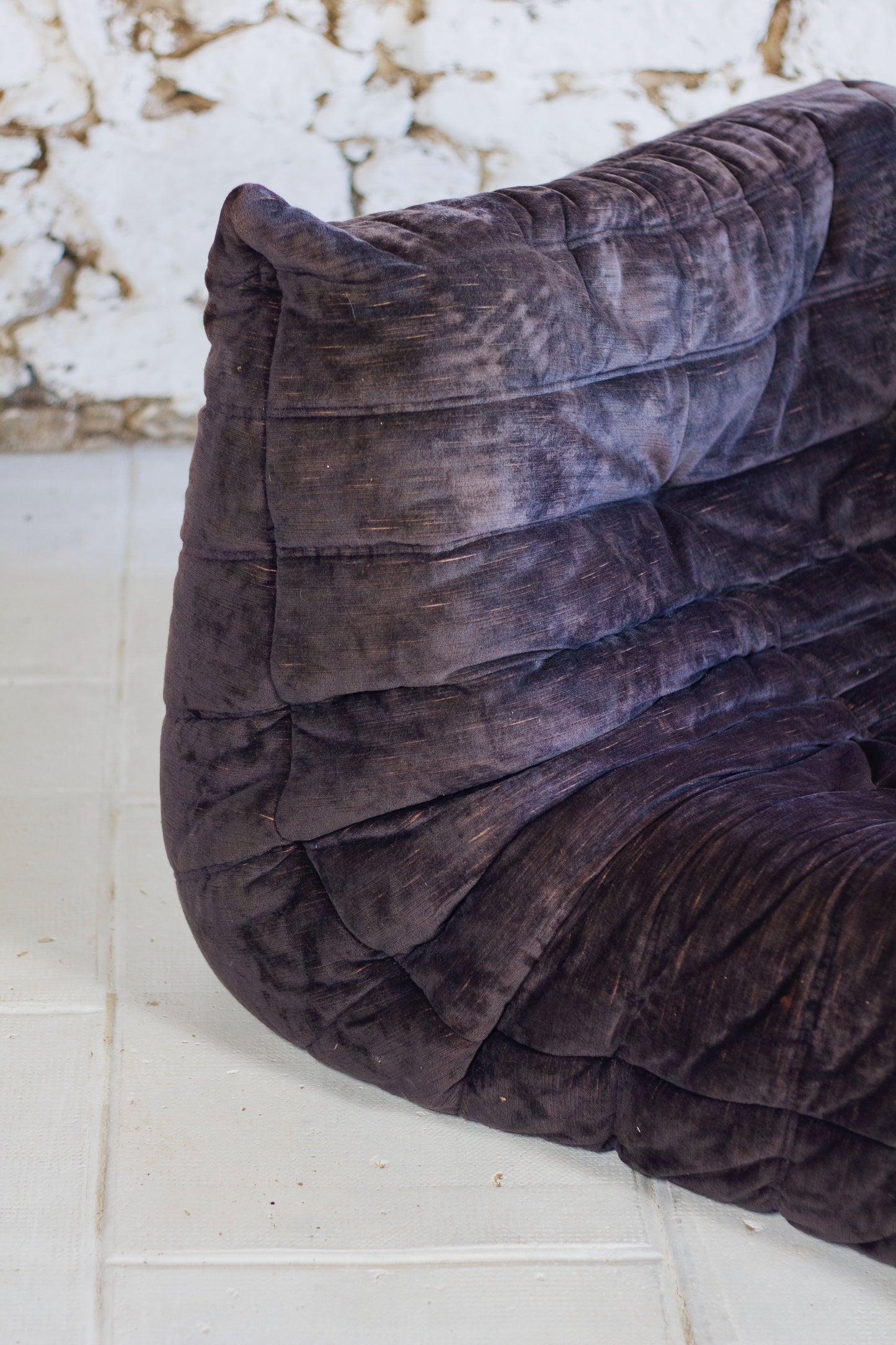 Chauffeuse d'angle Togo aubergine par Michel Ducaroy pour Ligne Roset