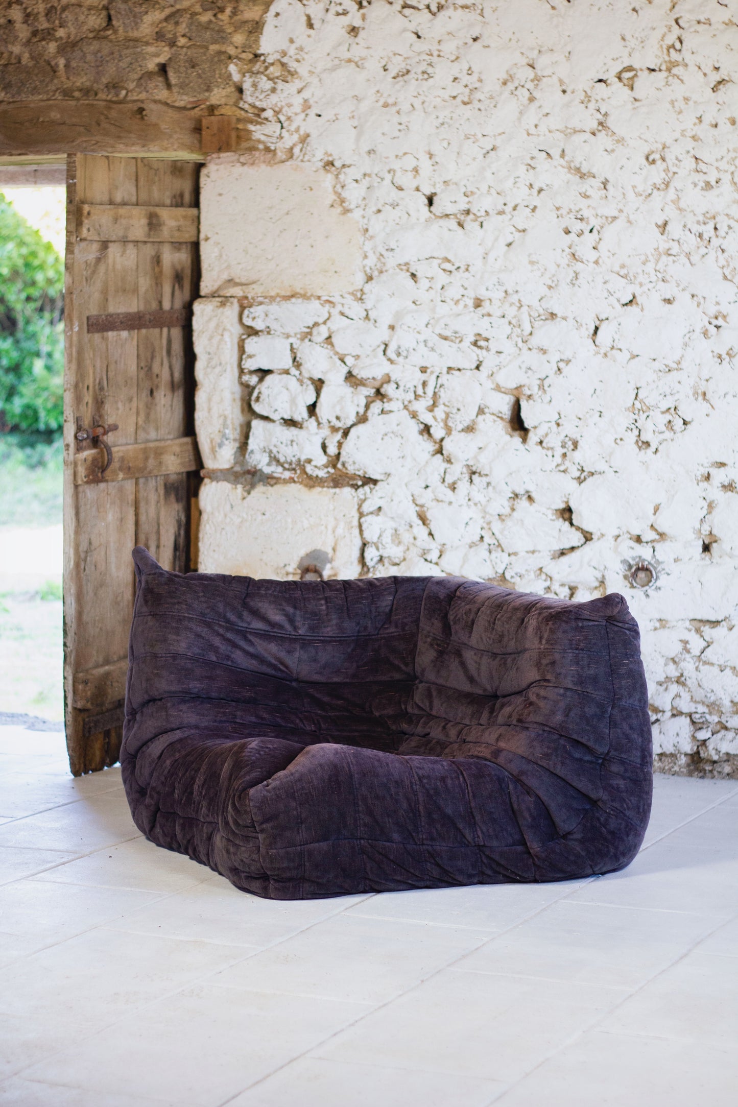 Chauffeuse d'angle Togo aubergine par Michel Ducaroy pour Ligne Roset
