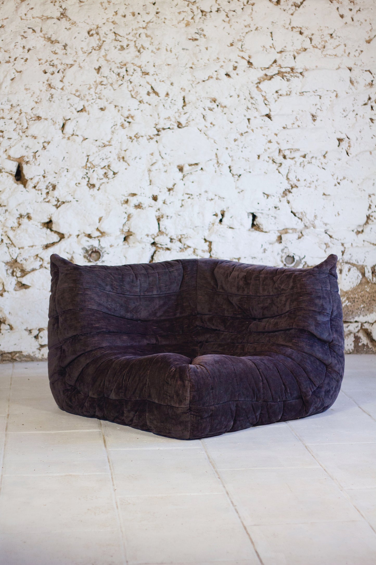 Chauffeuse d'angle Togo aubergine par Michel Ducaroy pour Ligne Roset