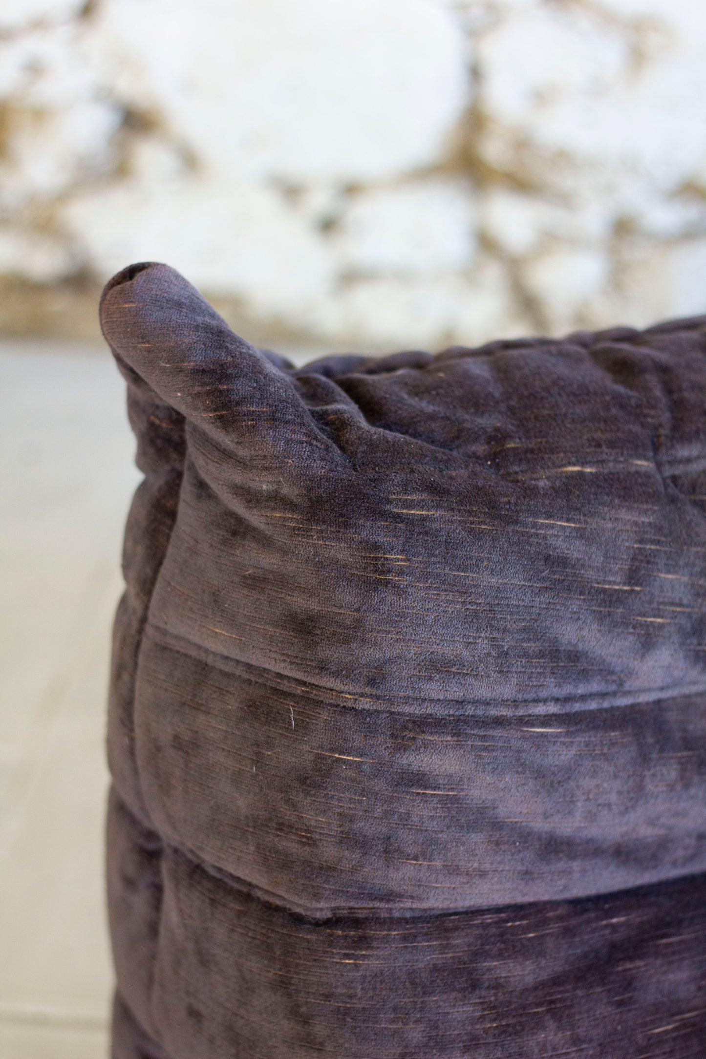 Chauffeuse d'angle Togo aubergine par Michel Ducaroy pour Ligne Roset
