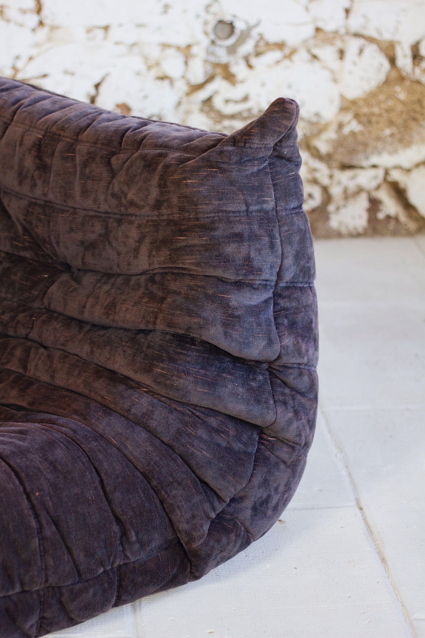 Chauffeuse d'angle Togo aubergine par Michel Ducaroy pour Ligne Roset