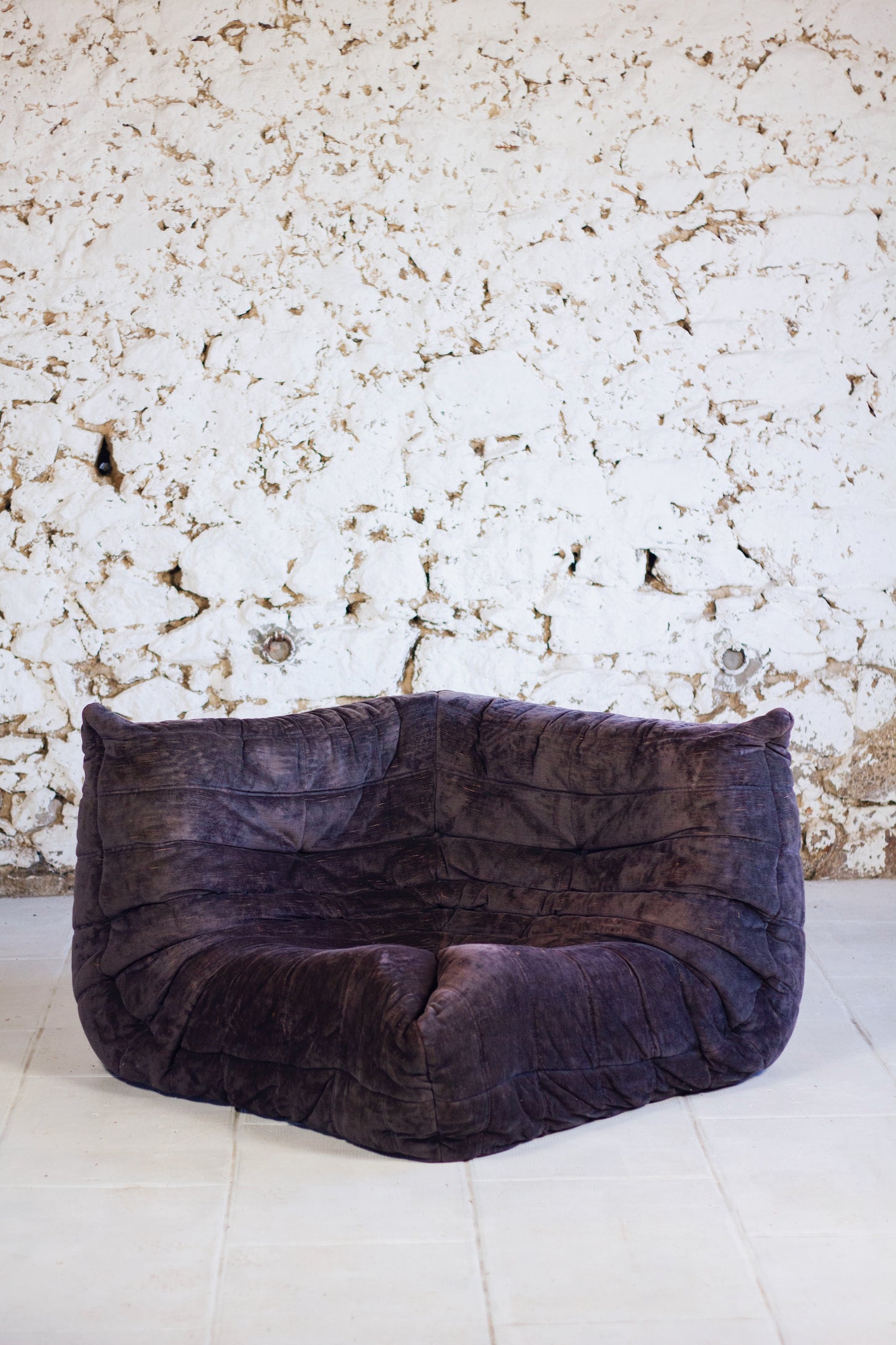 Chauffeuse d'angle Togo aubergine par Michel Ducaroy pour Ligne Roset