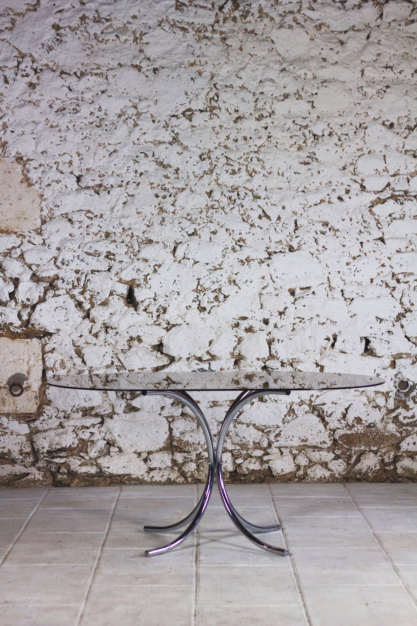 Table à manger ovale en chrome et verre fumé, 1970