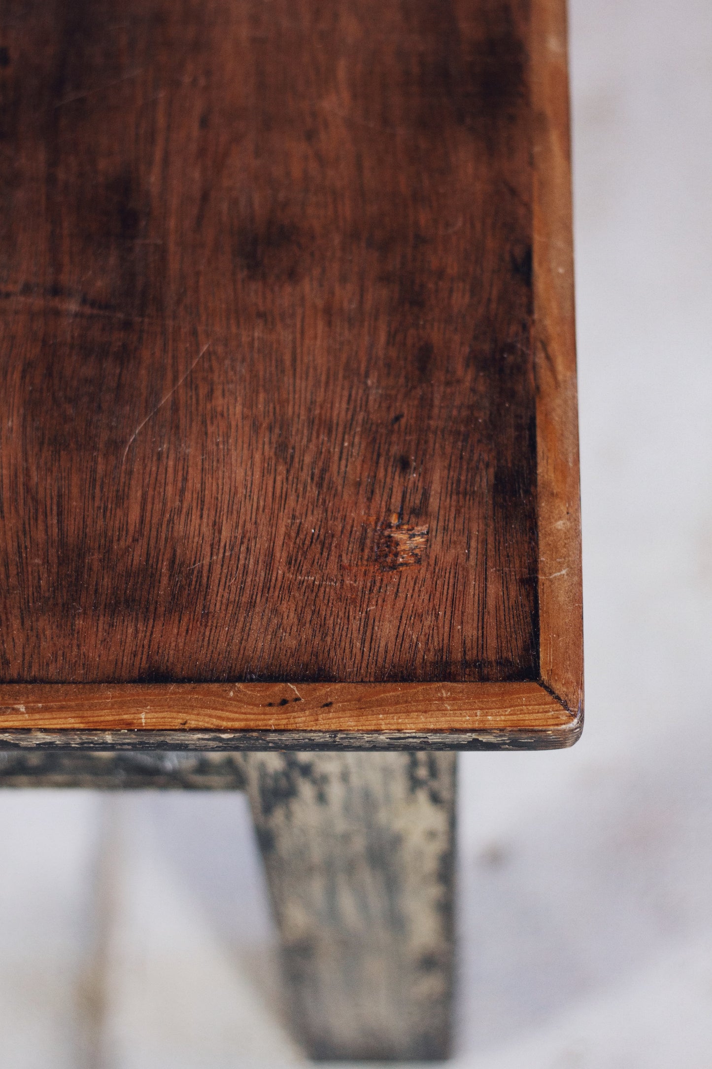 Table basse en bois sculptée indienne