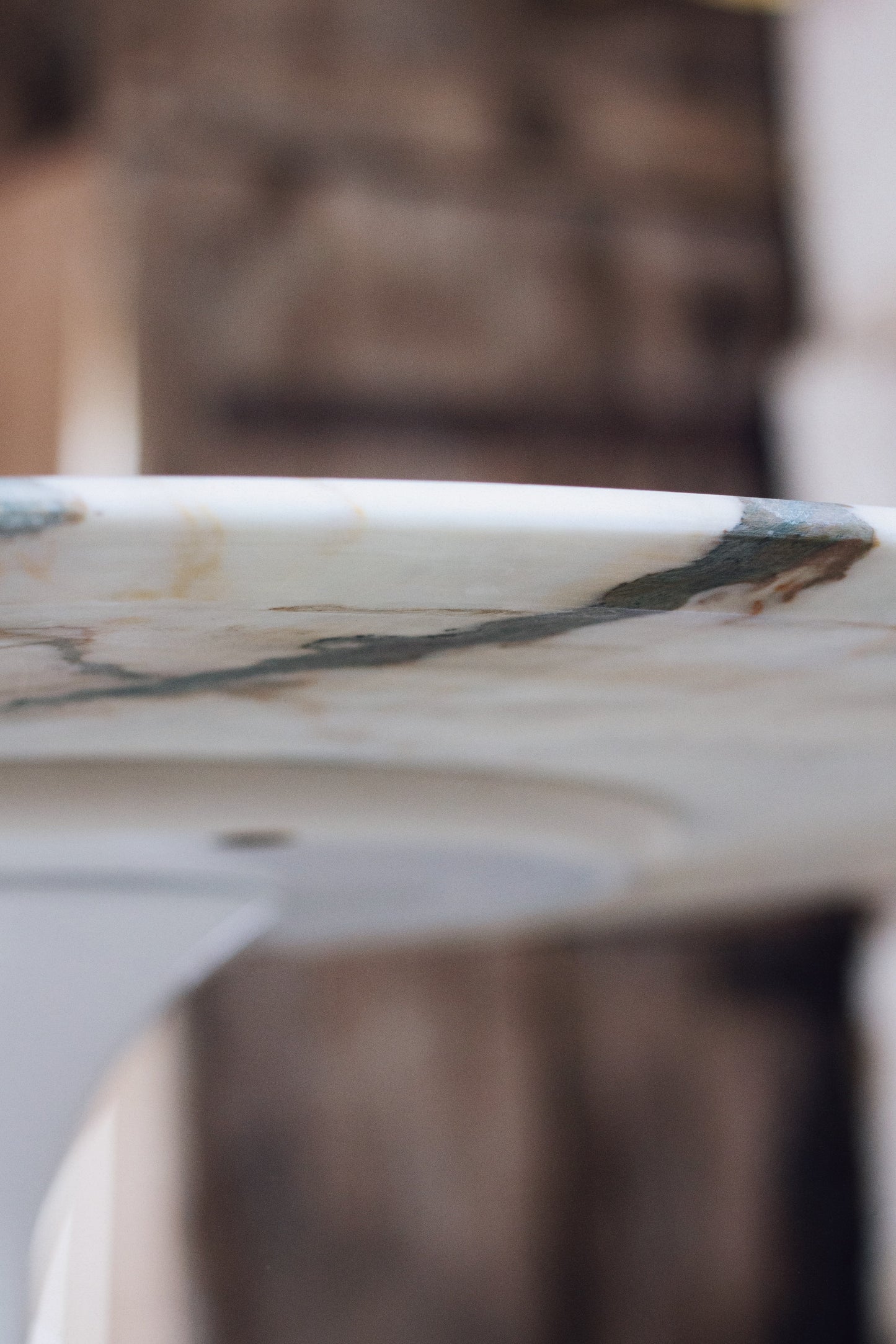 Table tulipe en marbre par Eero Saarinen pour Knoll