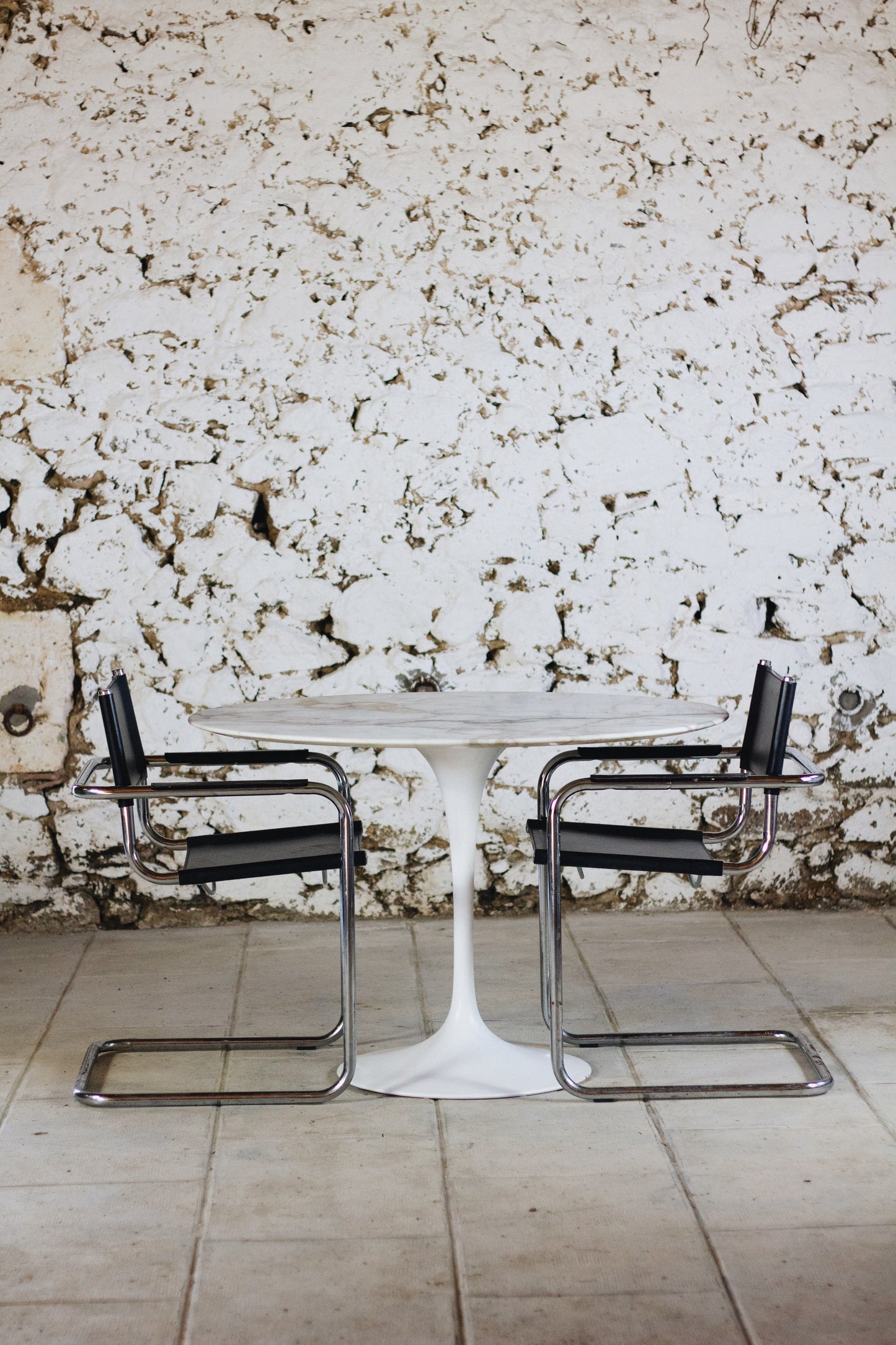 Table tulipe en marbre par Eero Saarinen pour Knoll