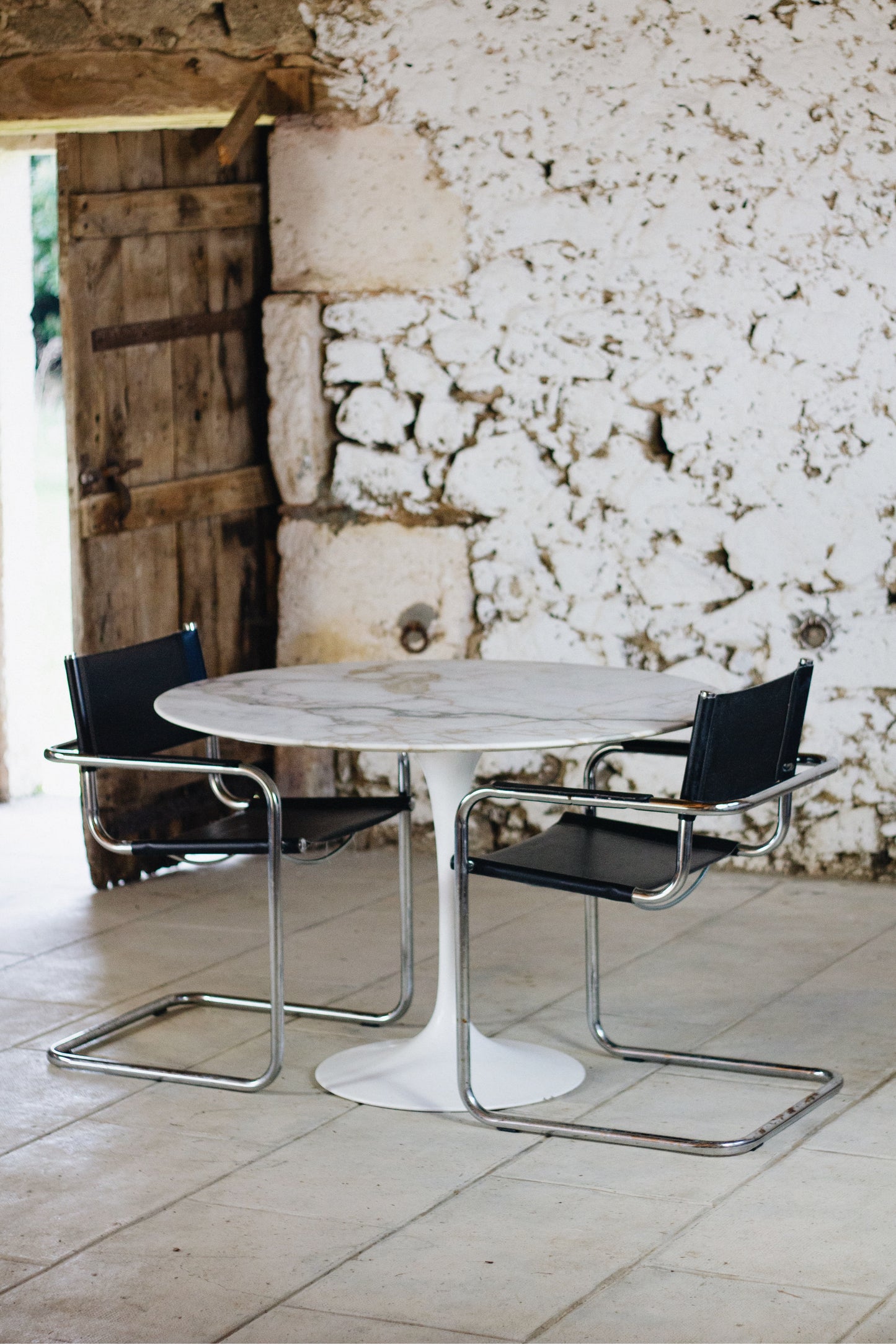 Table tulipe en marbre par Eero Saarinen pour Knoll
