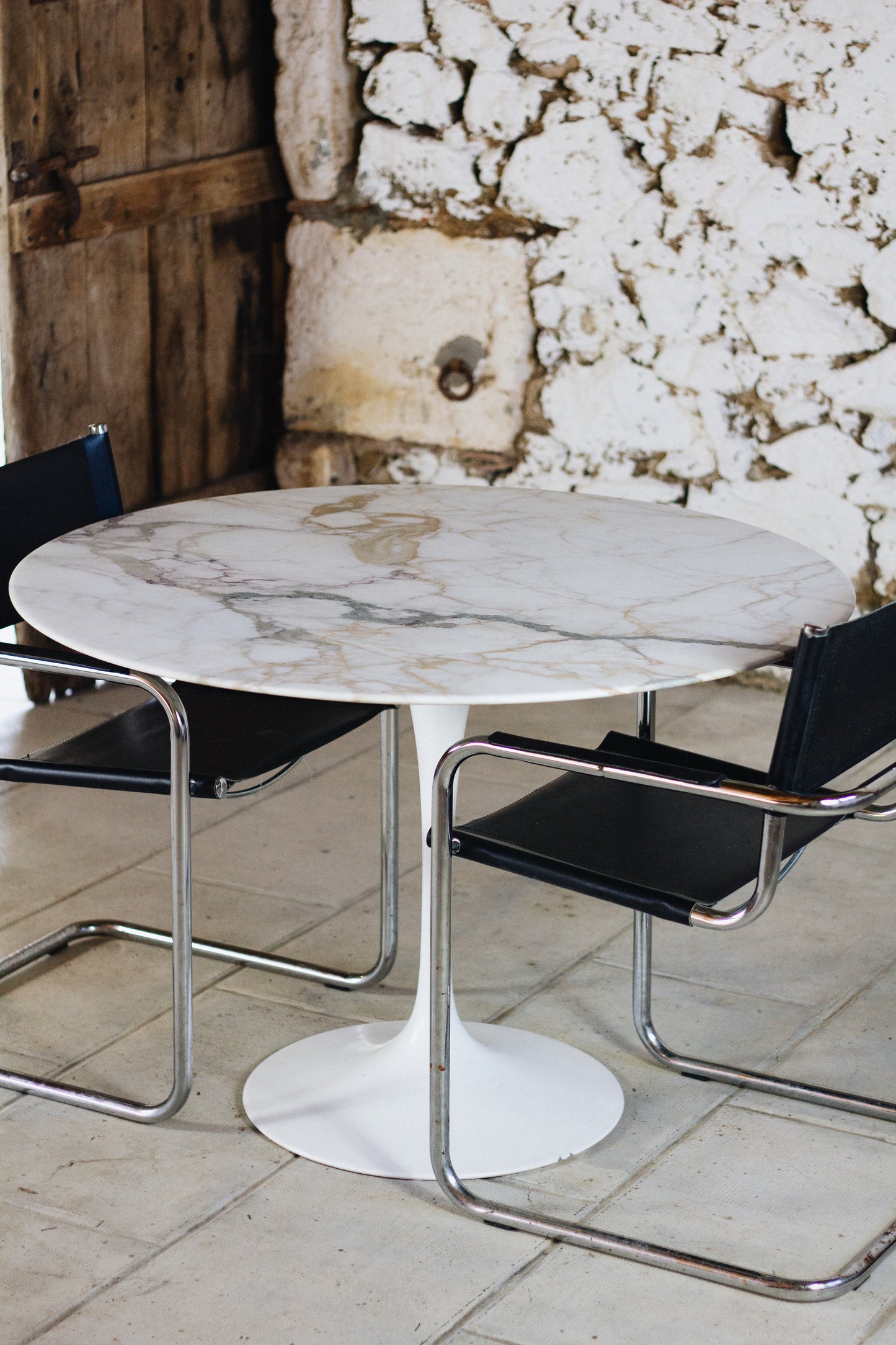 Table tulipe en marbre par Eero Saarinen pour Knoll