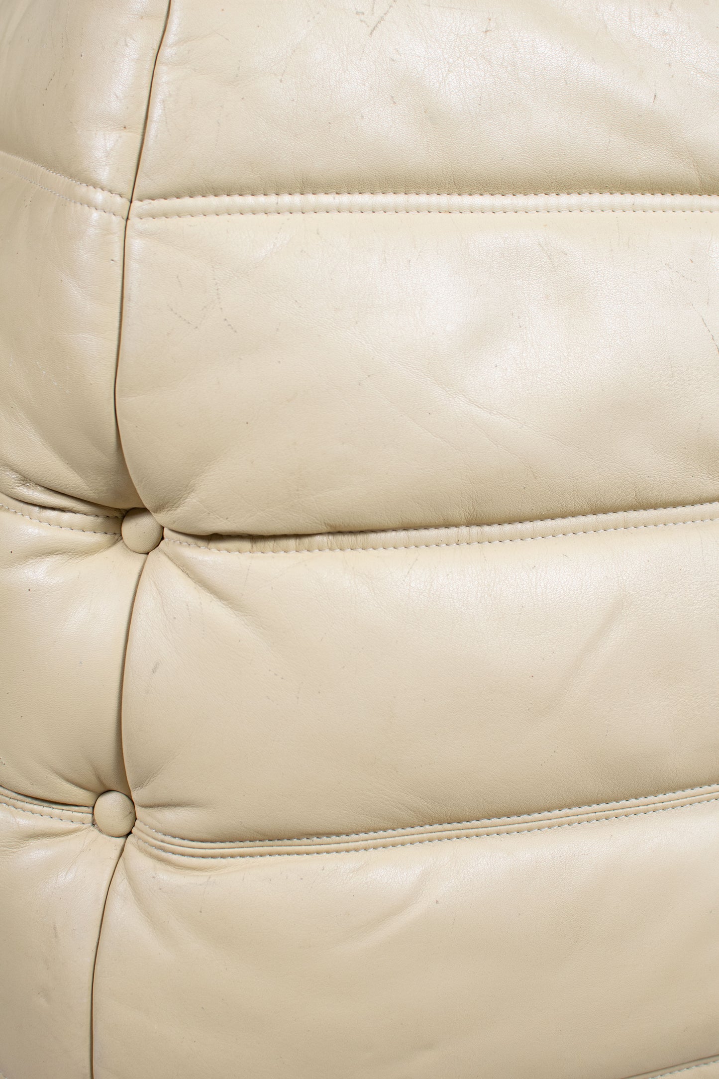 Fauteuil d'angle Togo par Michel Ducaroy, LIGNE ROSET