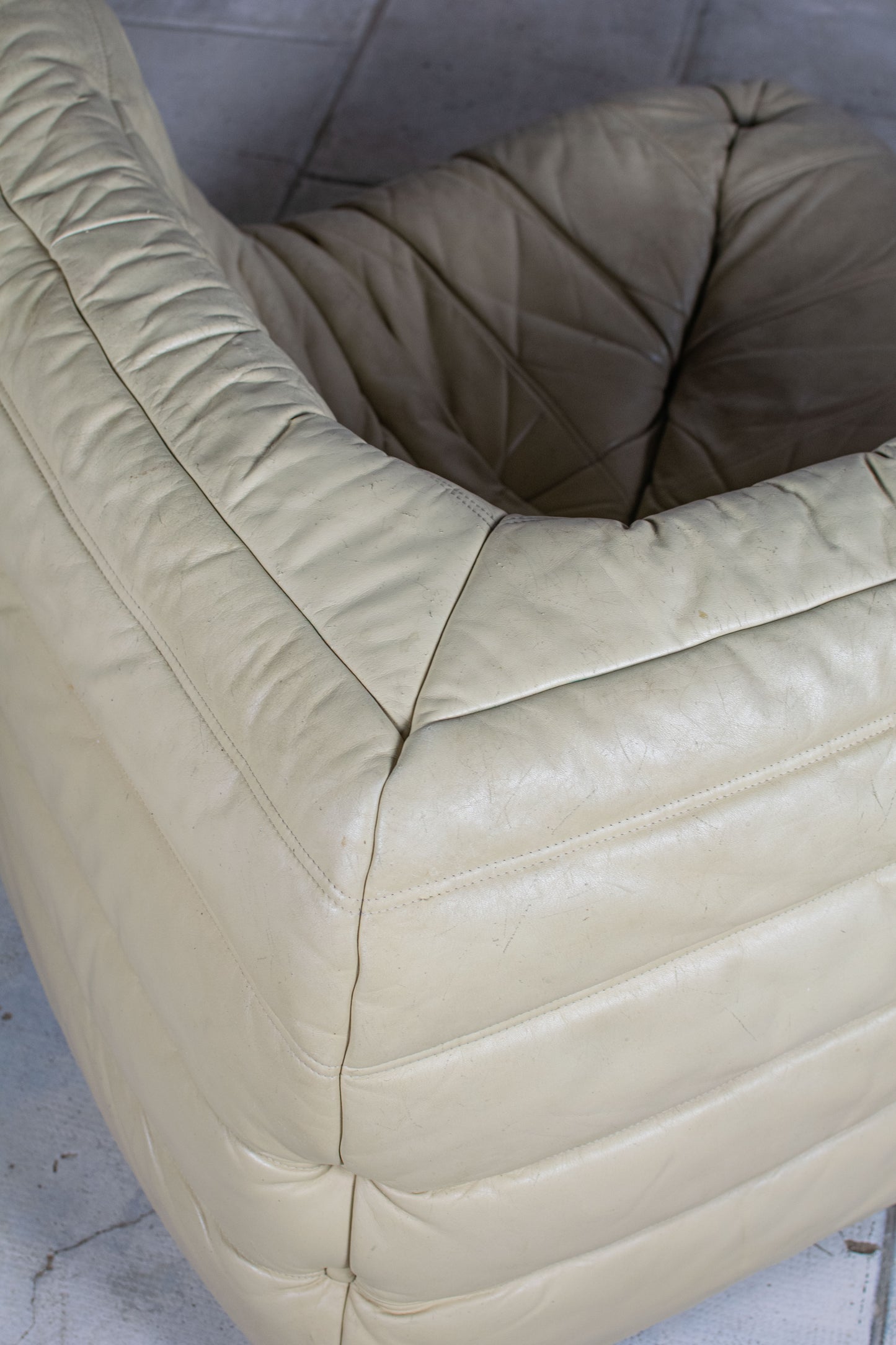 Fauteuil d'angle Togo par Michel Ducaroy, LIGNE ROSET