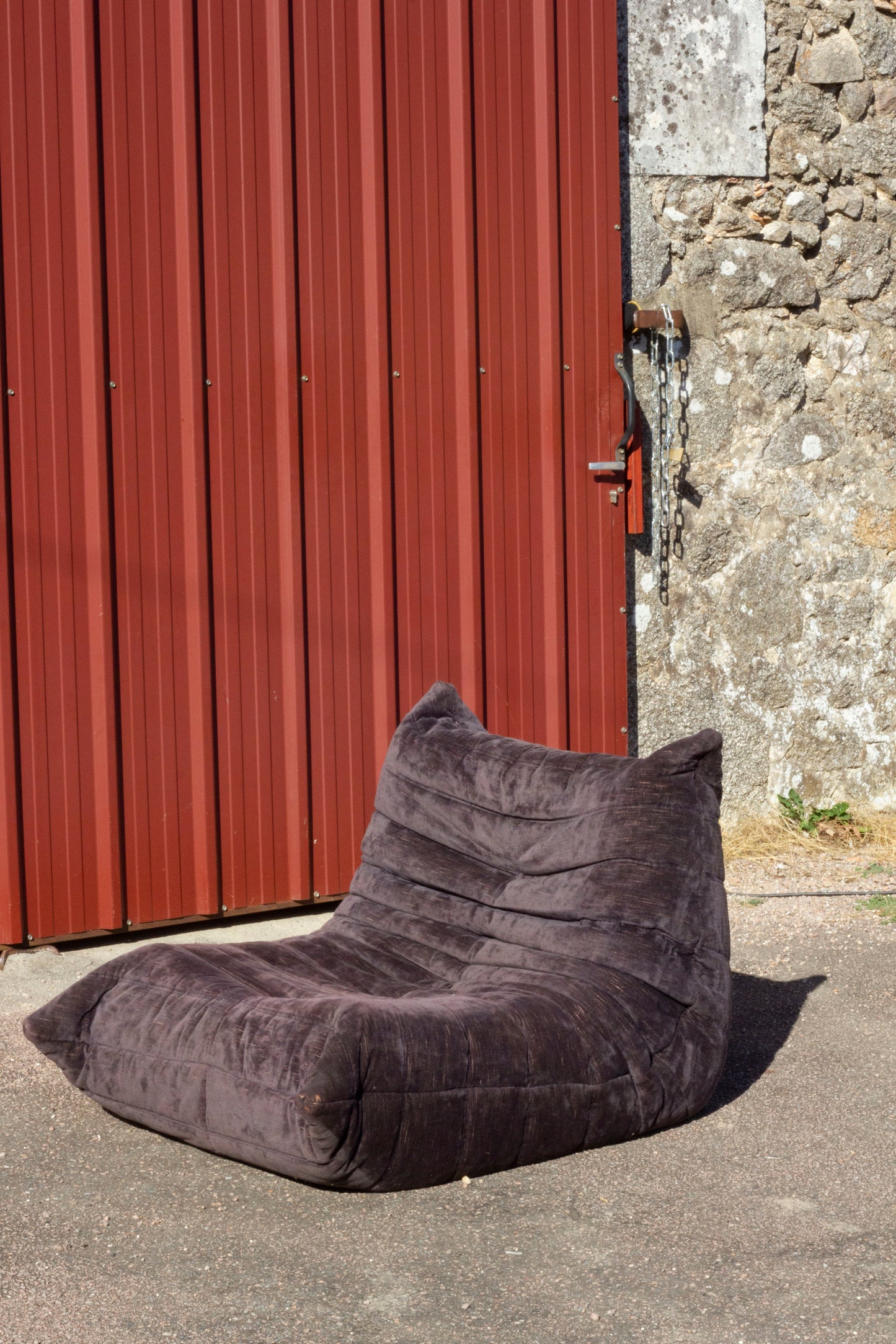 Chauffeuse 1 place Togo aubergine par Michel Ducaroy pour Ligne Roset