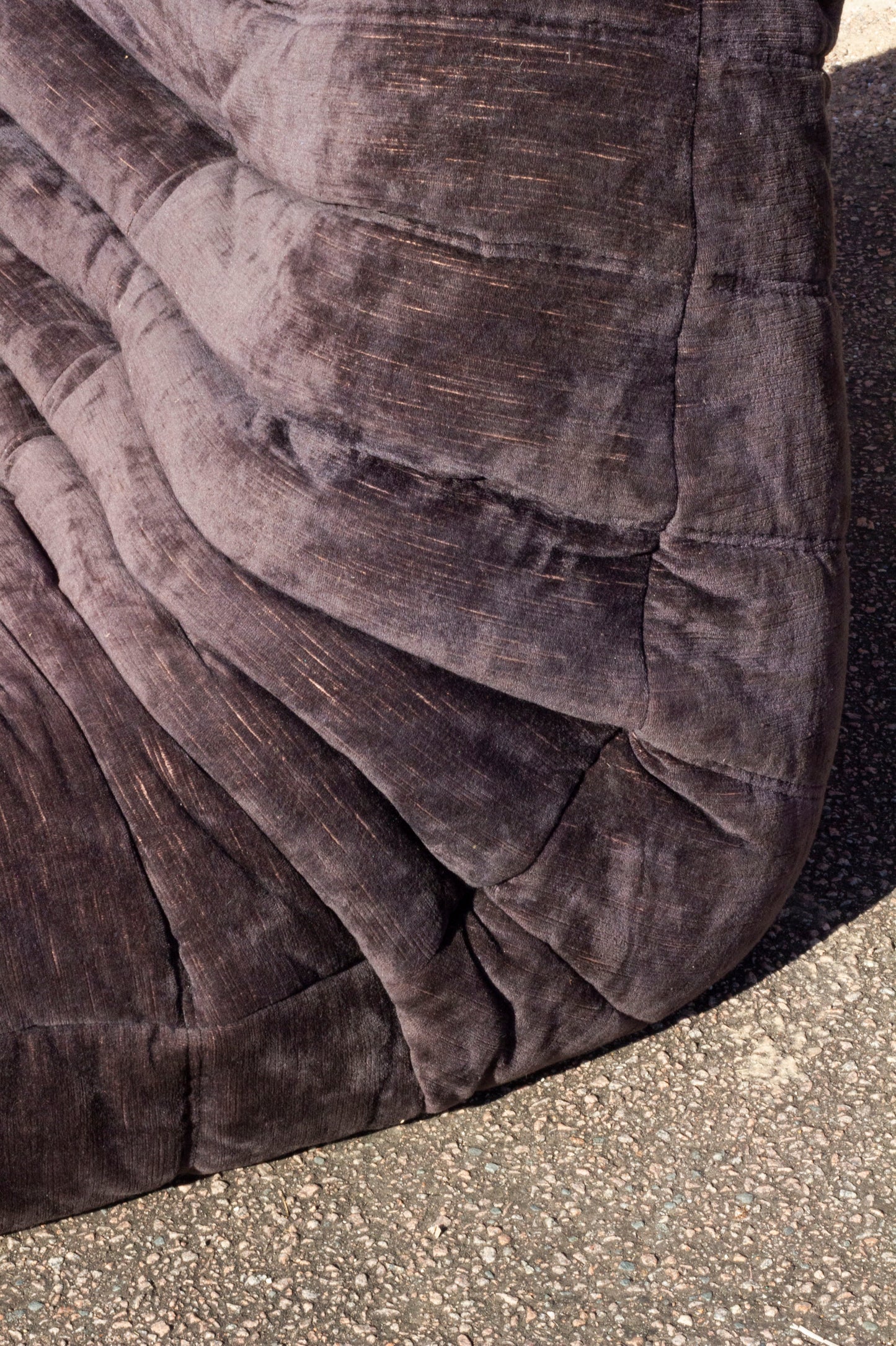 Chauffeuse 1 place Togo aubergine par Michel Ducaroy pour Ligne Roset
