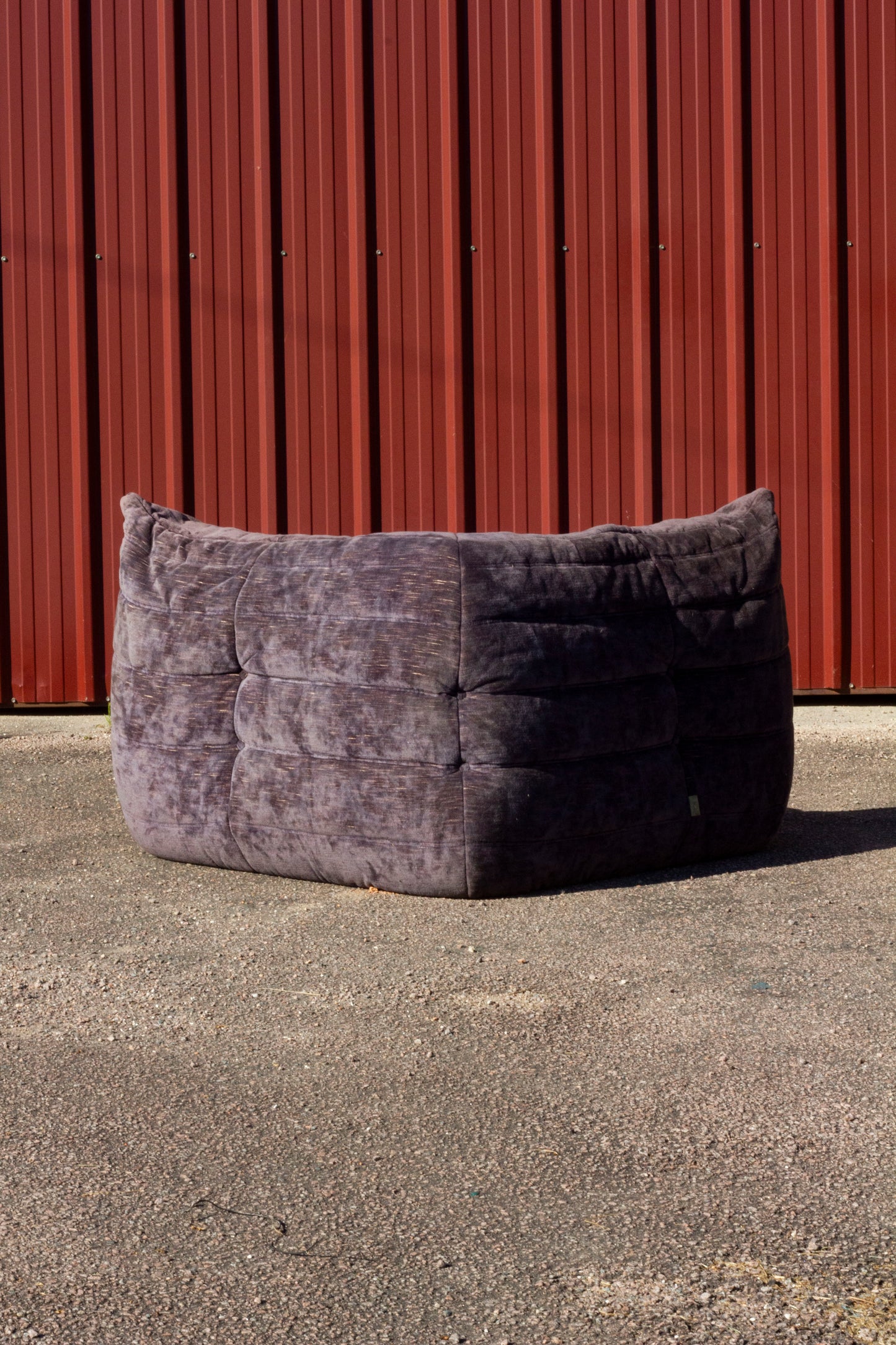 Chauffeuse d'angle Togo aubergine par Michel Ducaroy pour Ligne Roset