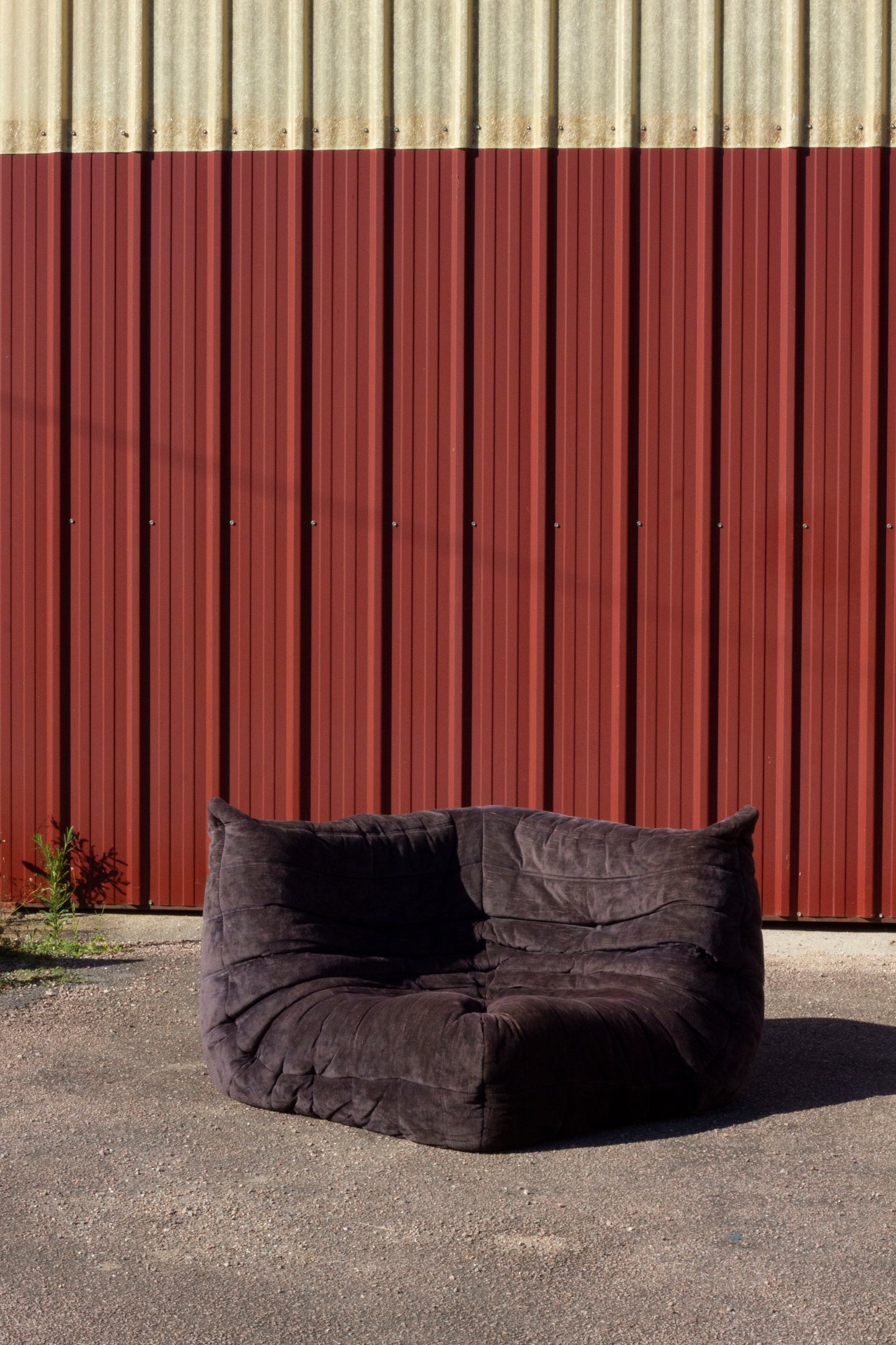 Chauffeuse d'angle Togo aubergine par Michel Ducaroy pour Ligne Roset