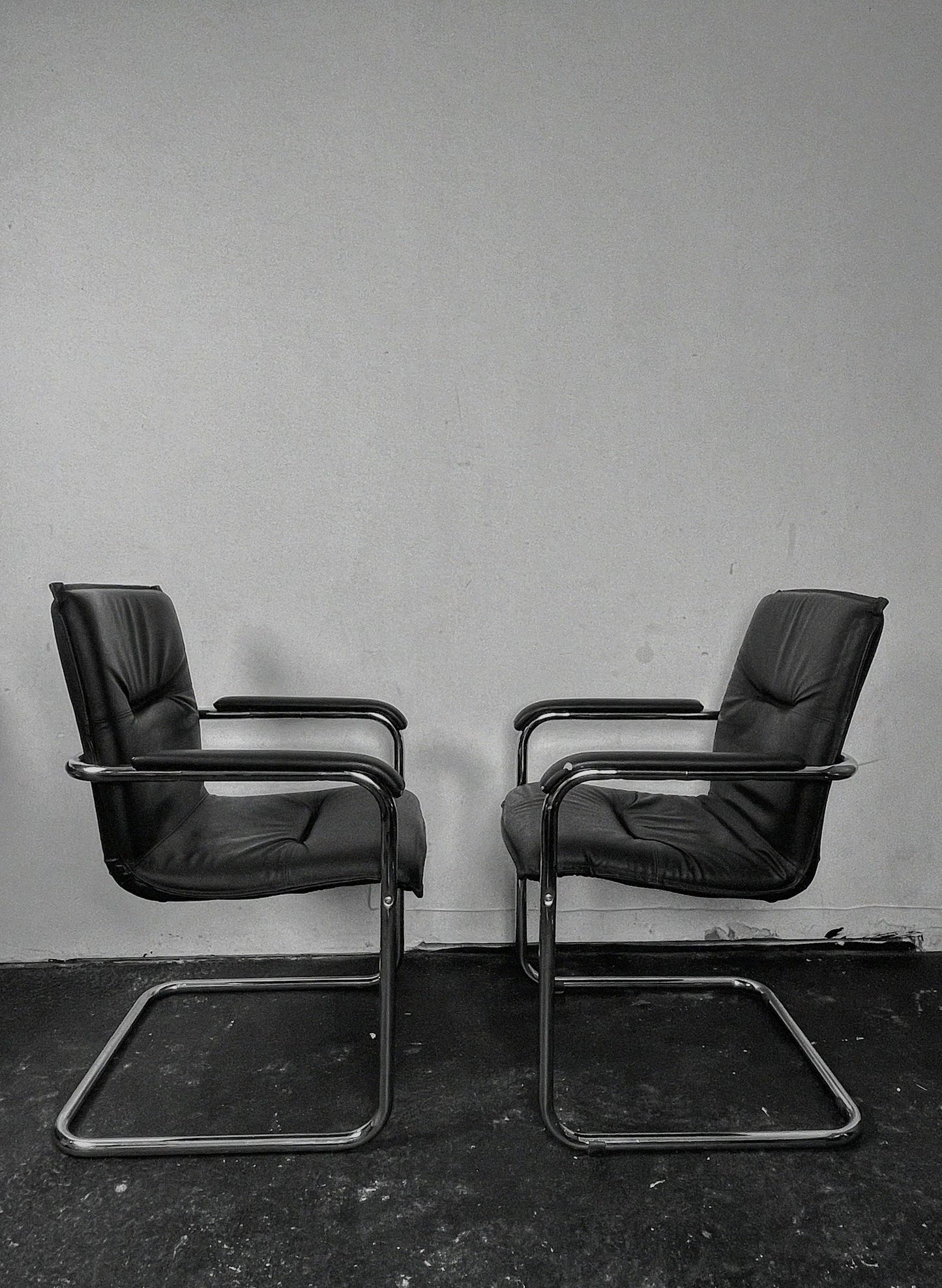 Fauteuil cantilever skaï, 1970