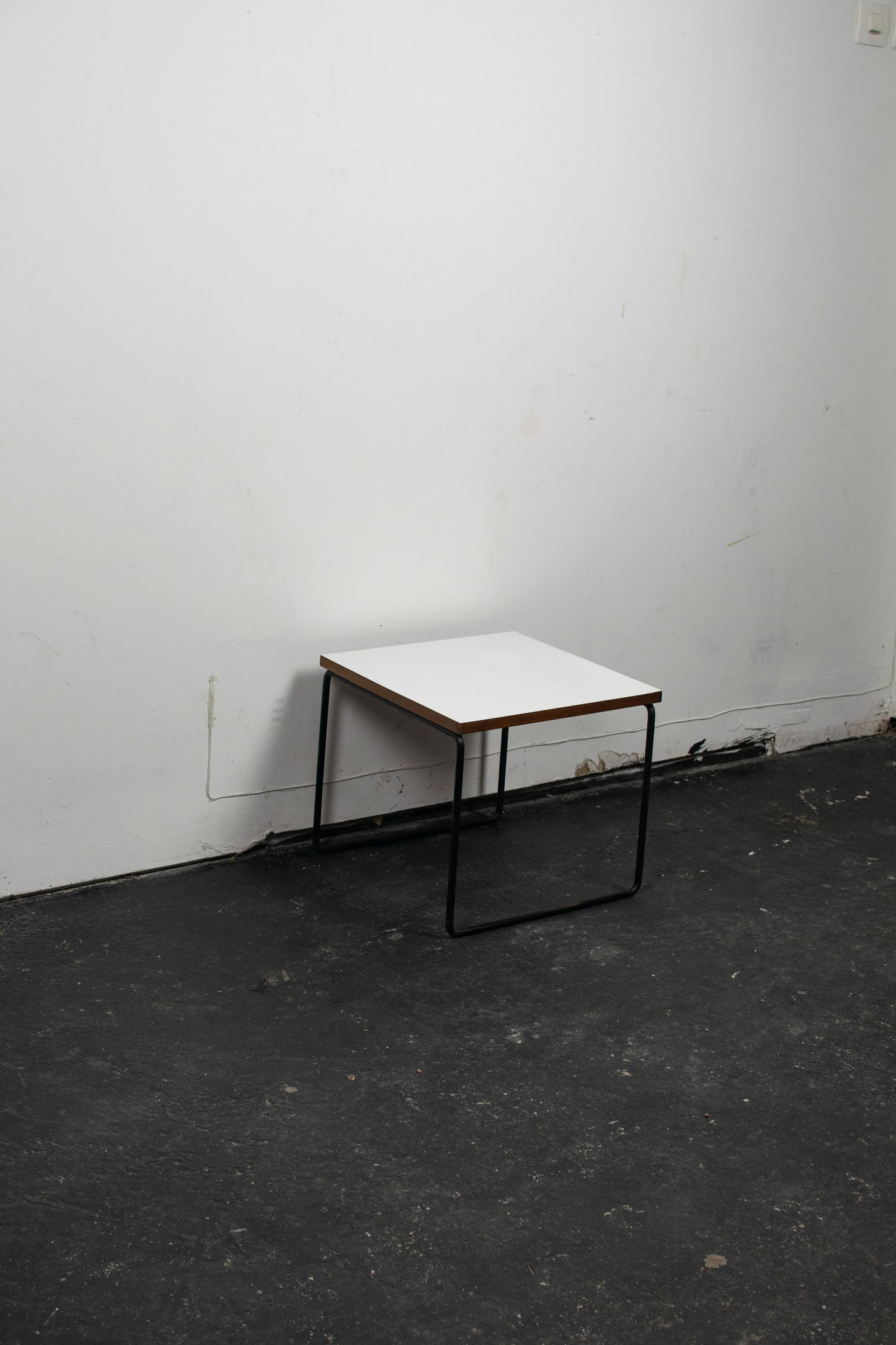 Table d'appoint "volante" Pierre Guariche, STEINER, 1950