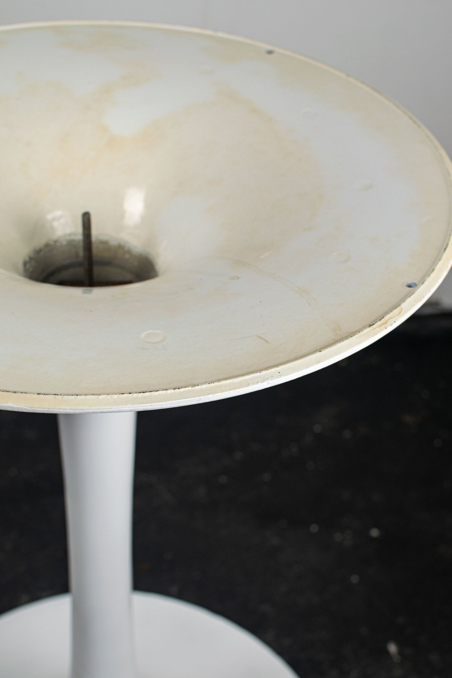 Table Tulip Maurice Burke, ARKANA
